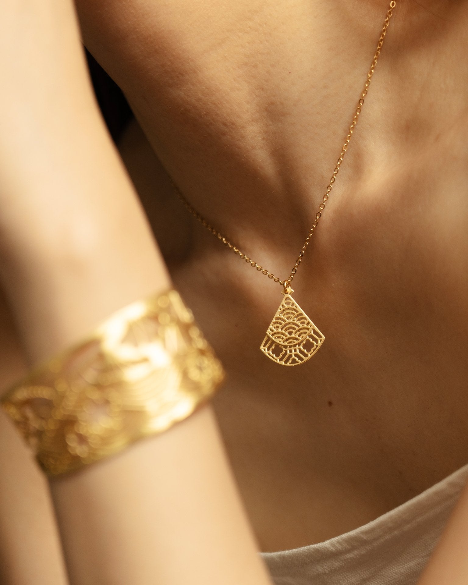 EMBRACE JEWELLERY | Fan Necklace