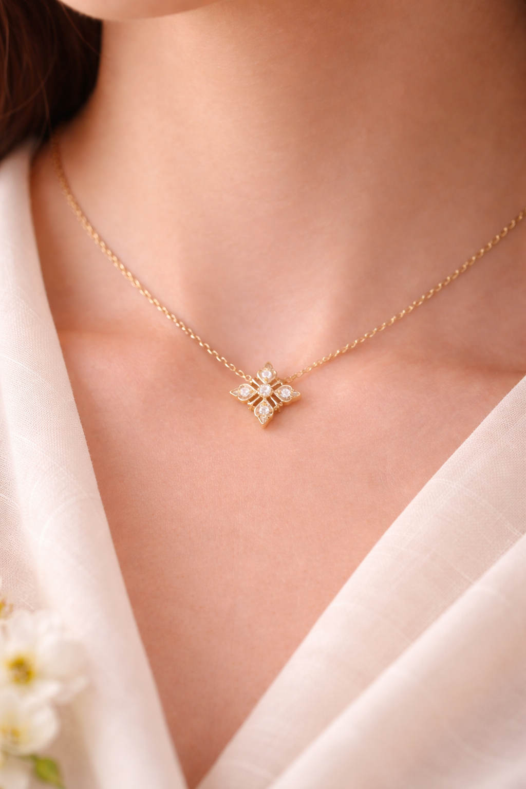 FOUNDATION JEWELLERS | 750 Y/G Peranakan Natural Diamond Pendant On Chain "Flower" 2.30gm D5-0.14ct