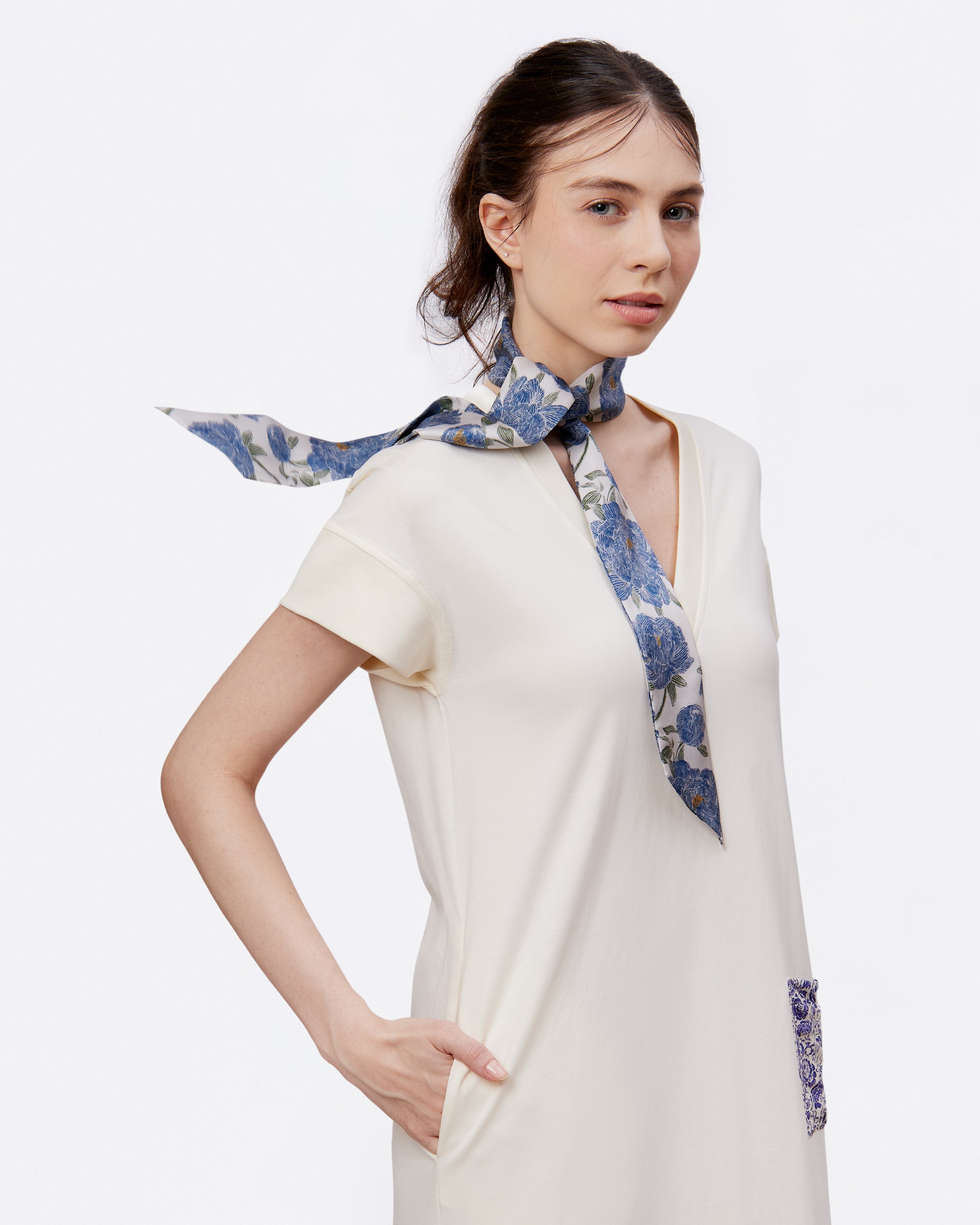 STUDIO QILING | Peony Blue Silk Bandeau 120