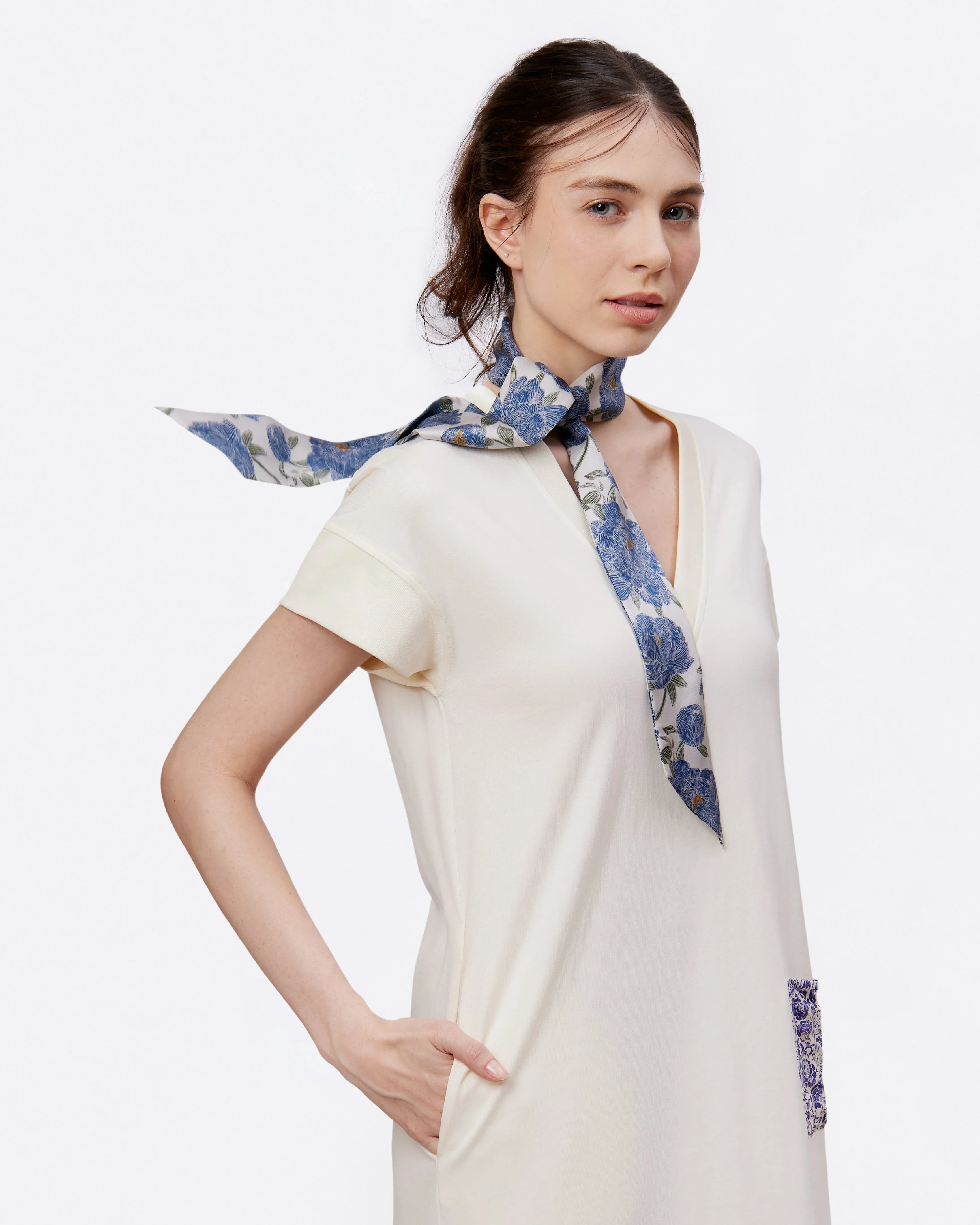 STUDIO QILING | Peony Blue Silk Bandeau 120