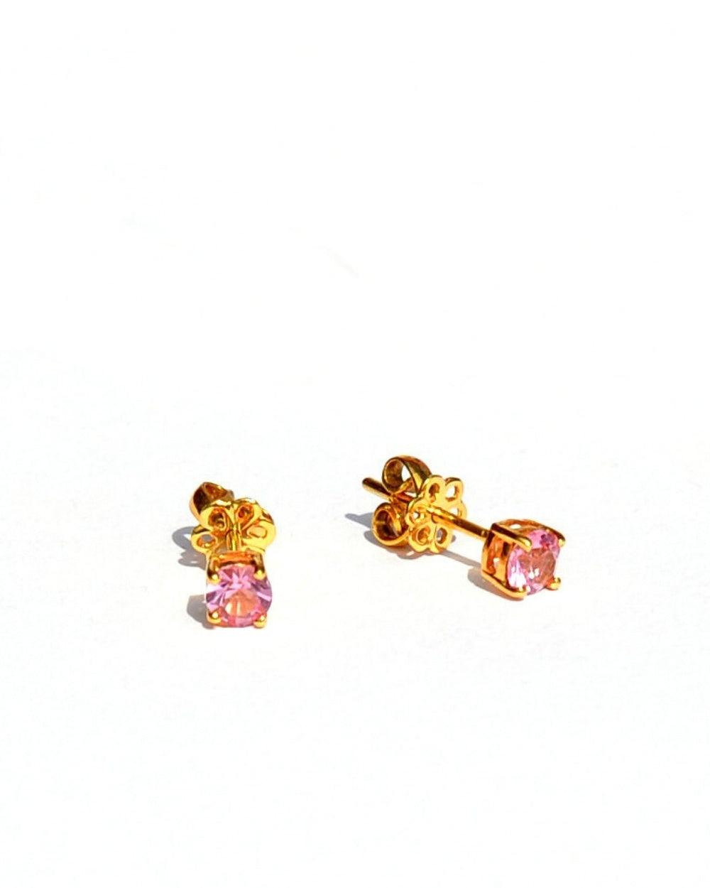 CREATIVE JEWELLERY STUDIO | Burmese Pink Spinel, Yellow Gold Stud Earrings by Design of Gems