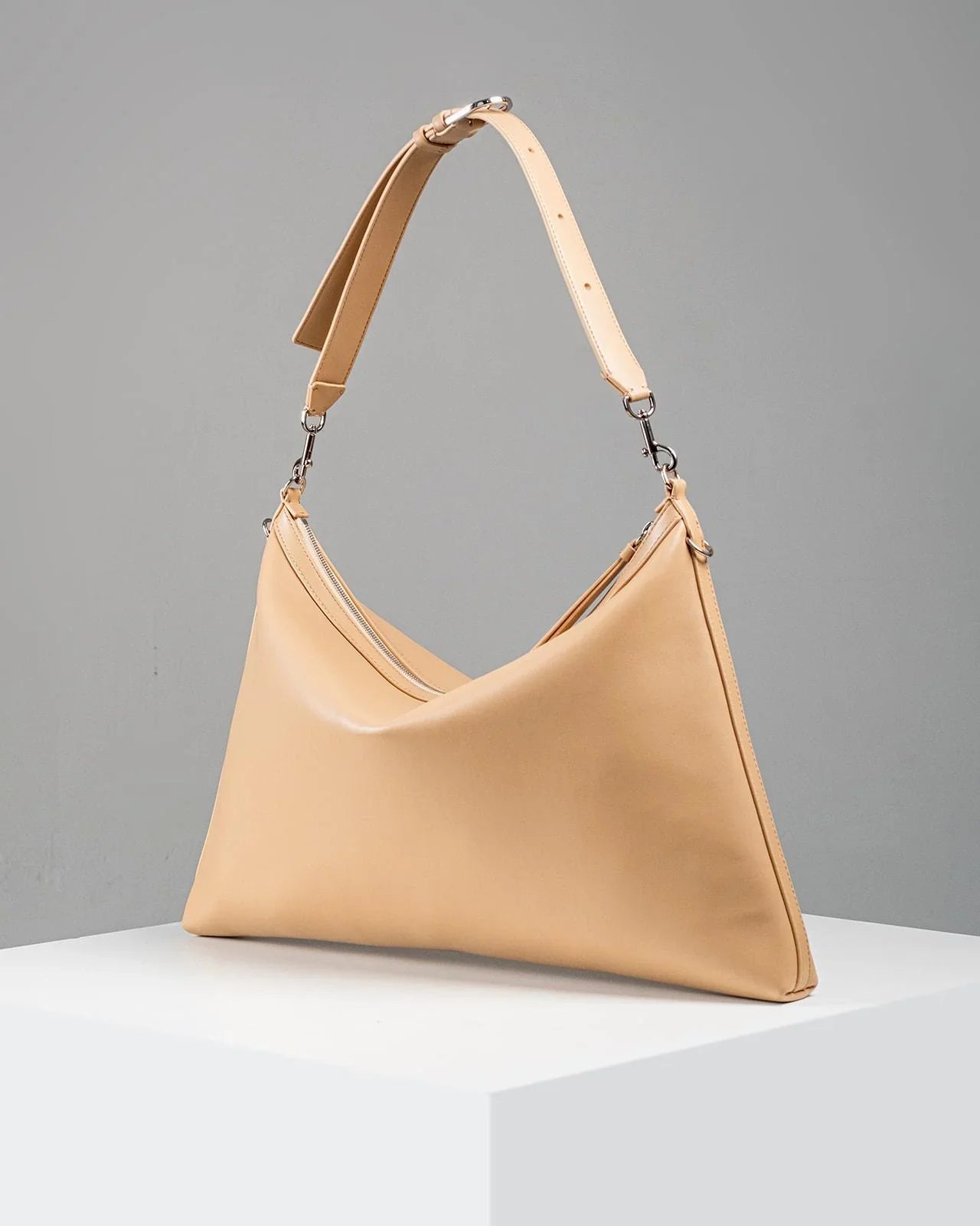 WU HAUS | Helix Leather Shoulder Bag
