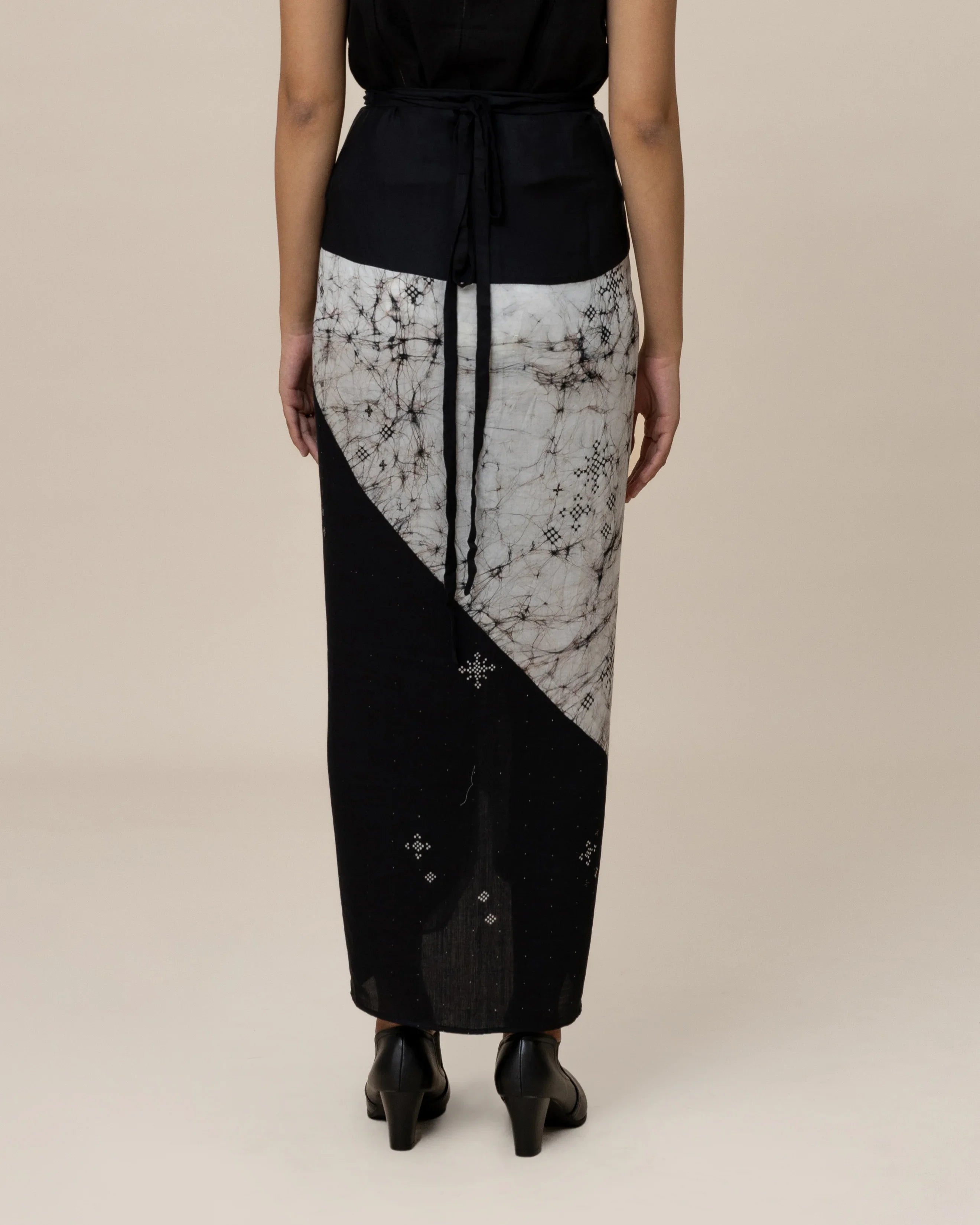 SUKKHA CITTA | ANGKASA - Knot Skirt