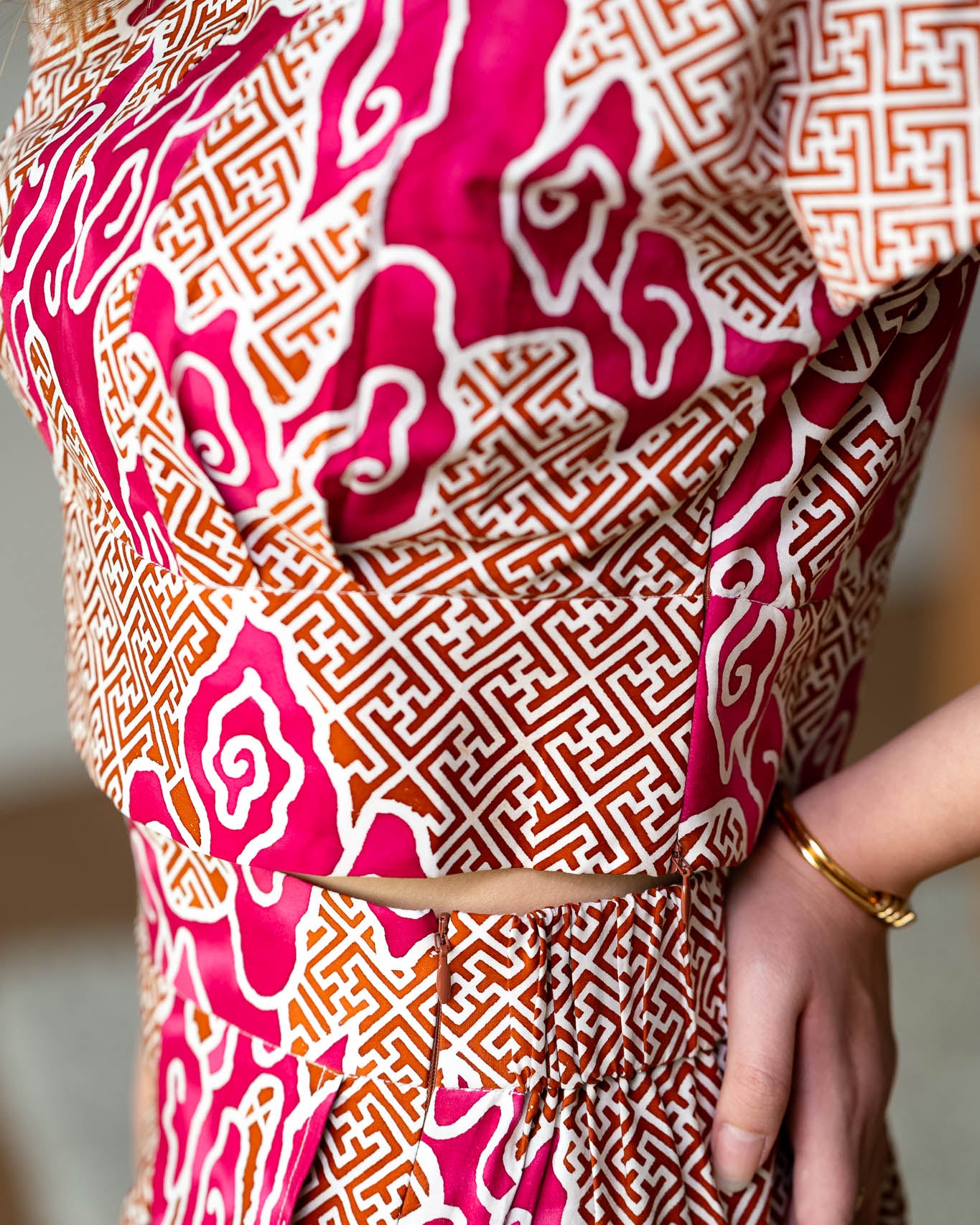 STUDIO GYPSIED | Batik Banded Crop Top In Tumbuh Pink