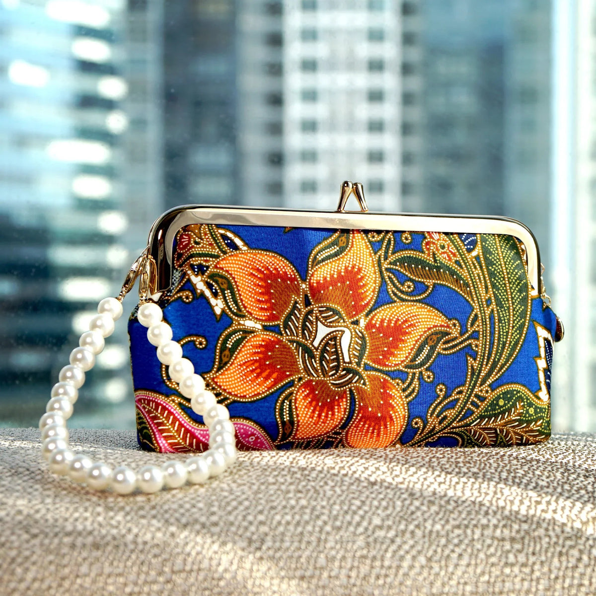 COCOONESE | Wristlet Pouch - Epiphyllum (BL)