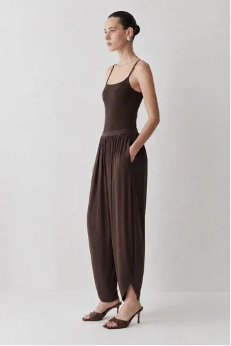 LAYERPLAN | Tovin Draped Pants