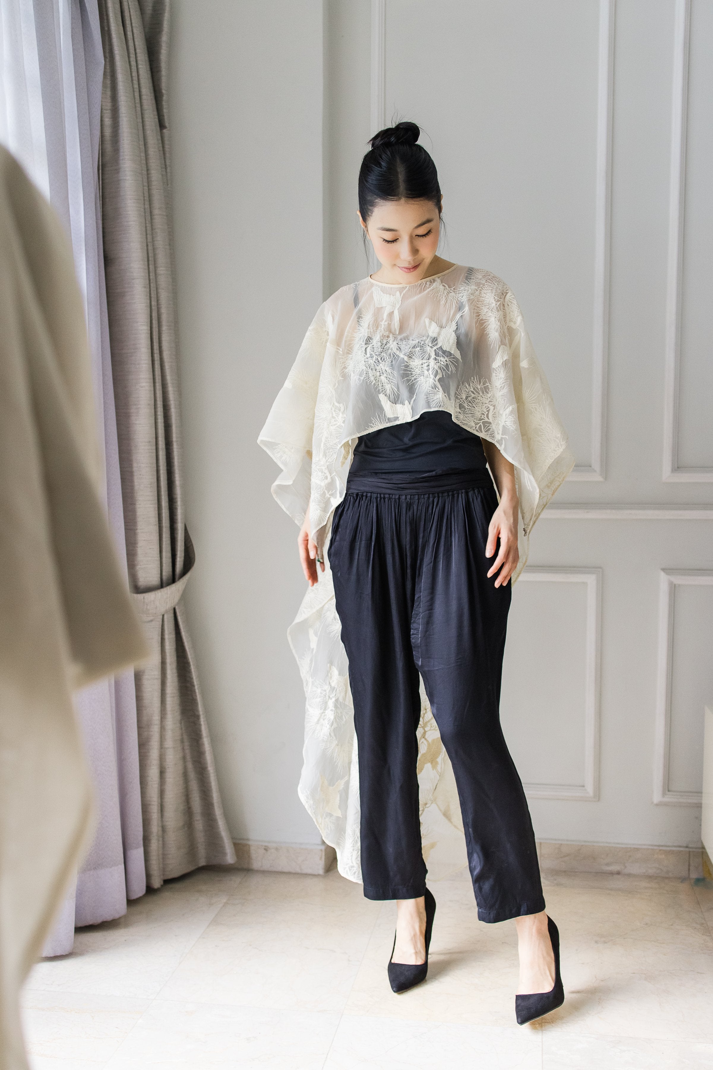 PAOPAO | 鹤 HÈ Sheer Cape