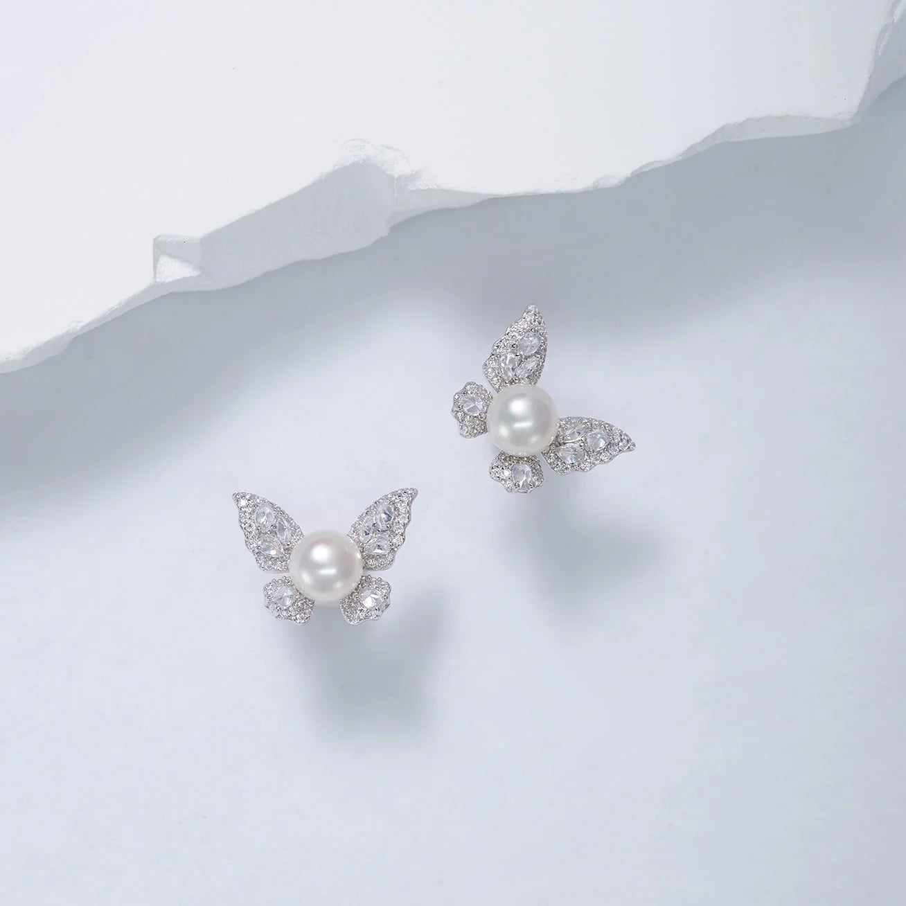 PEARLY LUSTRE | Top Grade Freshwater Pearl Earrings WE00723 | GARDENS