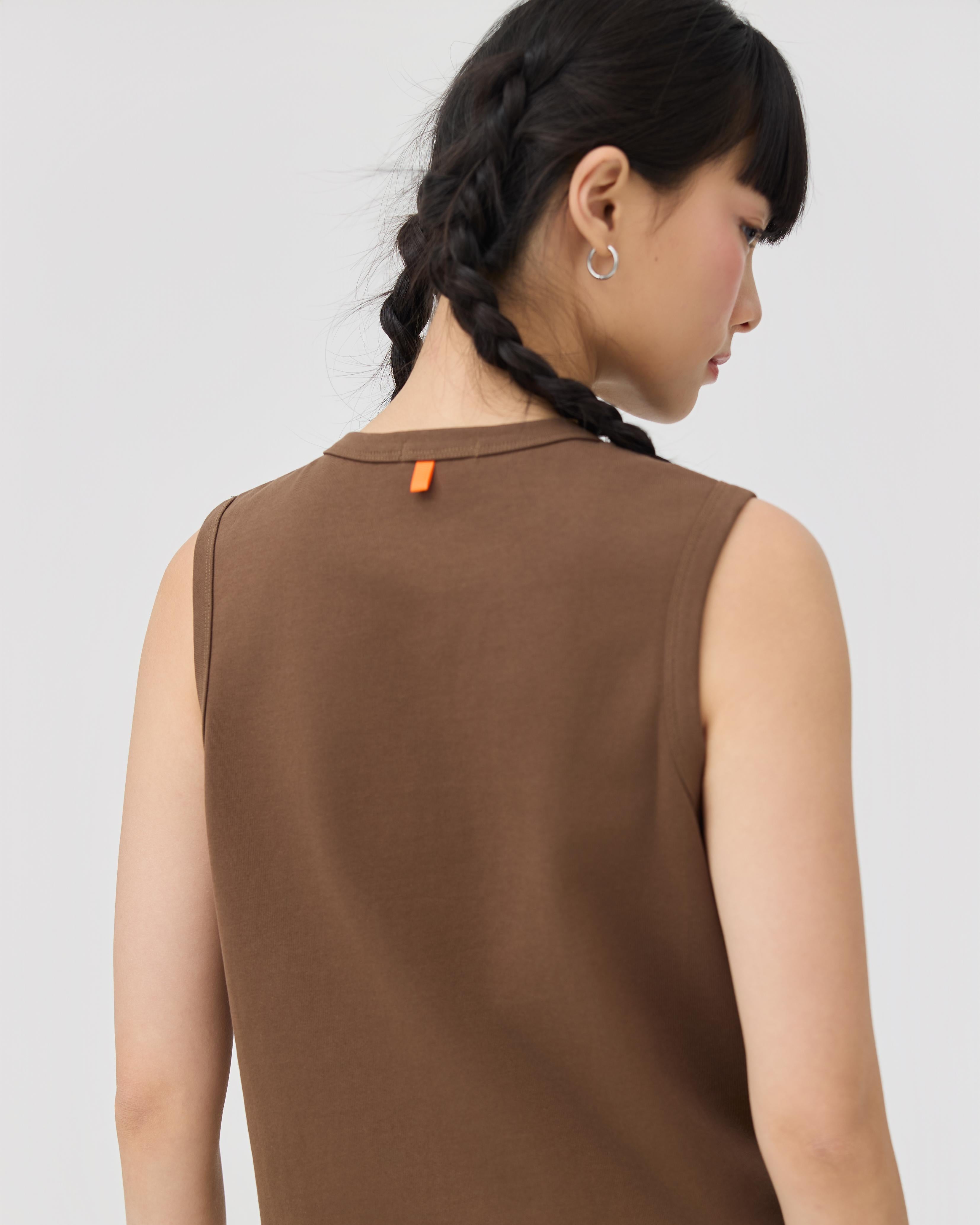 3EIGHTH | Musubi Henley Tank In Chocolate