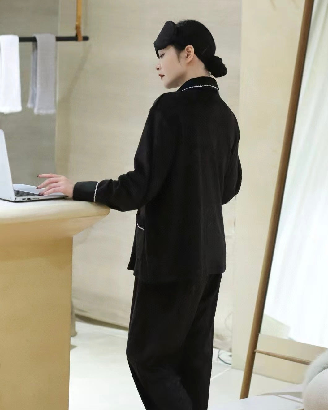 BELLS & BIRDS | Jardin Fleece Pants Set (Black)