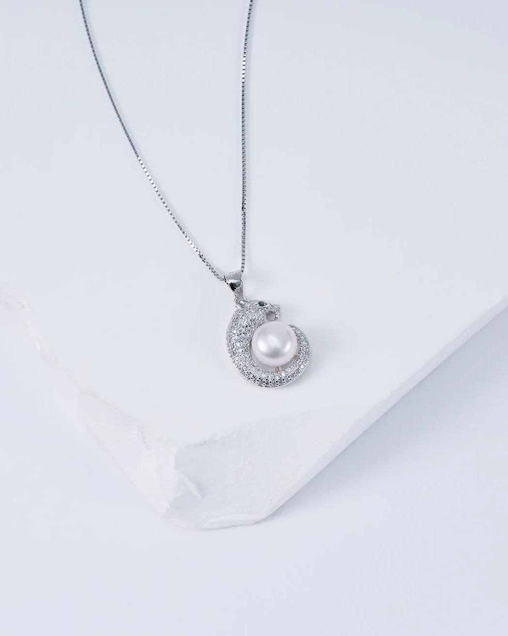 PEARLY LUSTRE | Leopard Freshwater Pearl Necklace WN00084 | SAFARI