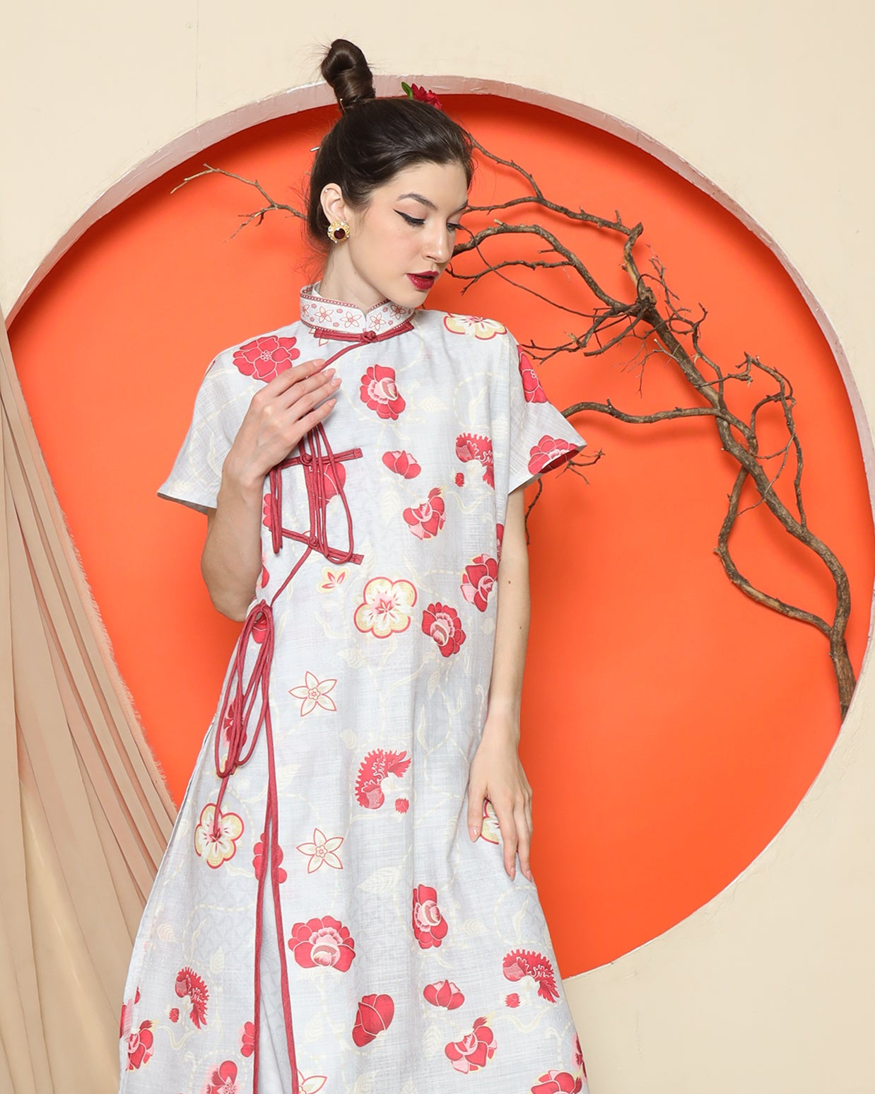 KANZI COLLECTION | Grey Oriental Floral Cheongsam
