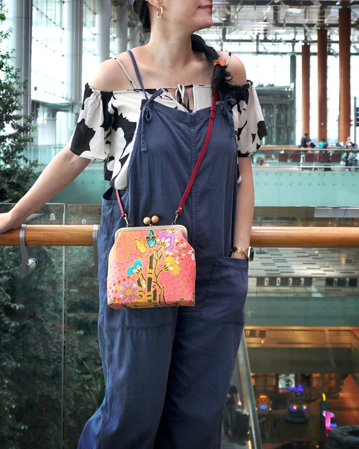 COCOONESE | Clasp Sling With Wooden Ball - Daylight Riddle (PK)
