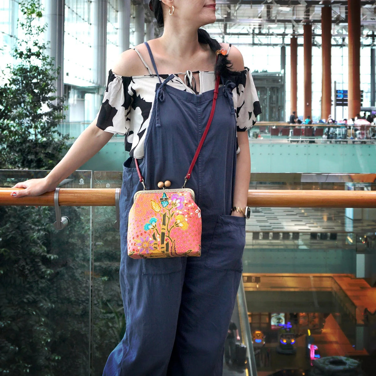 COCOONESE | Clasp Sling With Wooden Ball - Daylight Riddle (PK)