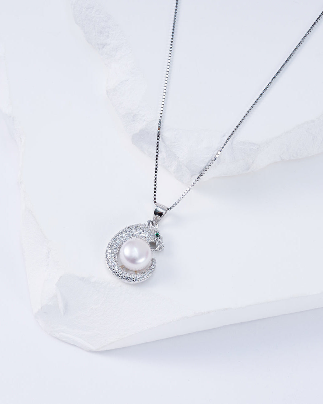 PEARLY LUSTRE | Leopard Freshwater Pearl Necklace WN00084 | SAFARI