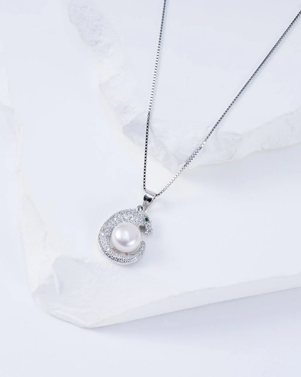 PEARLY LUSTRE | Leopard Freshwater Pearl Necklace WN00084 | SAFARI