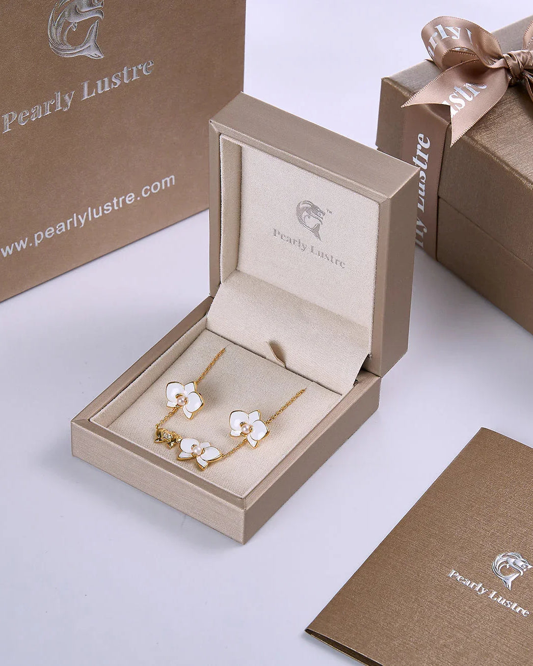 PEARLY LUSTRE | Top Grade Freshwater Pearl Earrings WE00788 | ORCHID