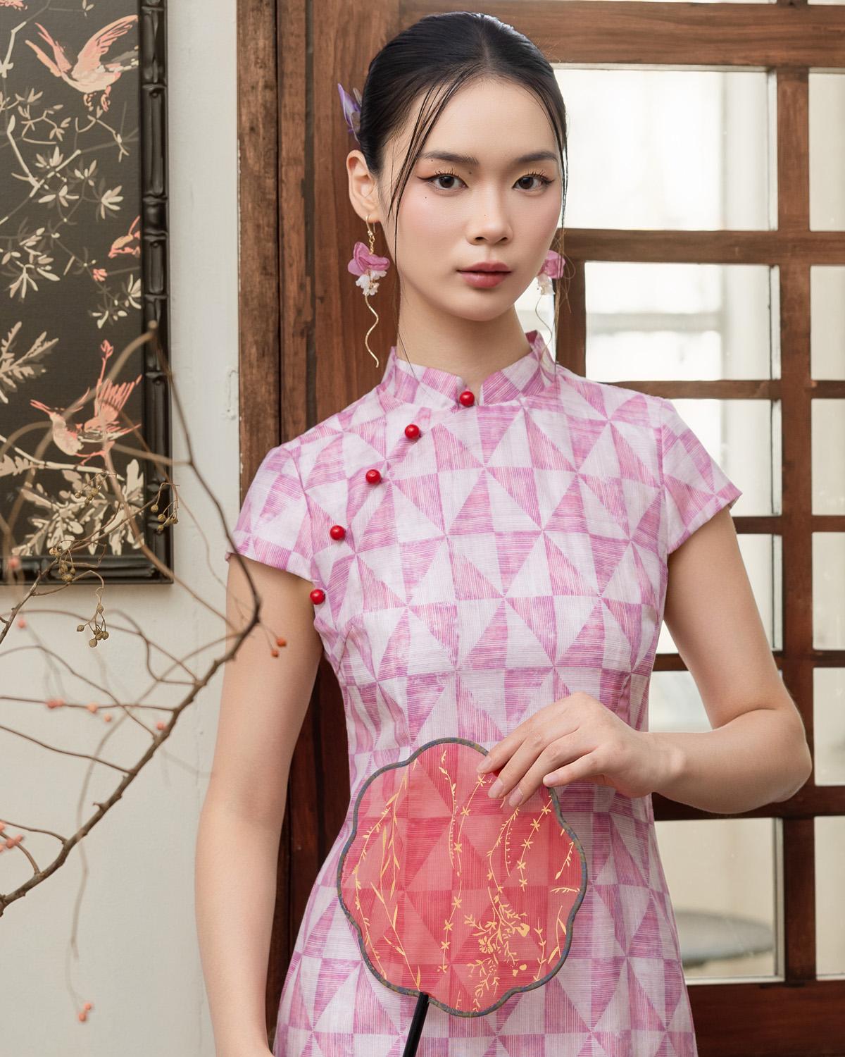 DOTTED LINE | Linda Cheongsam Dress