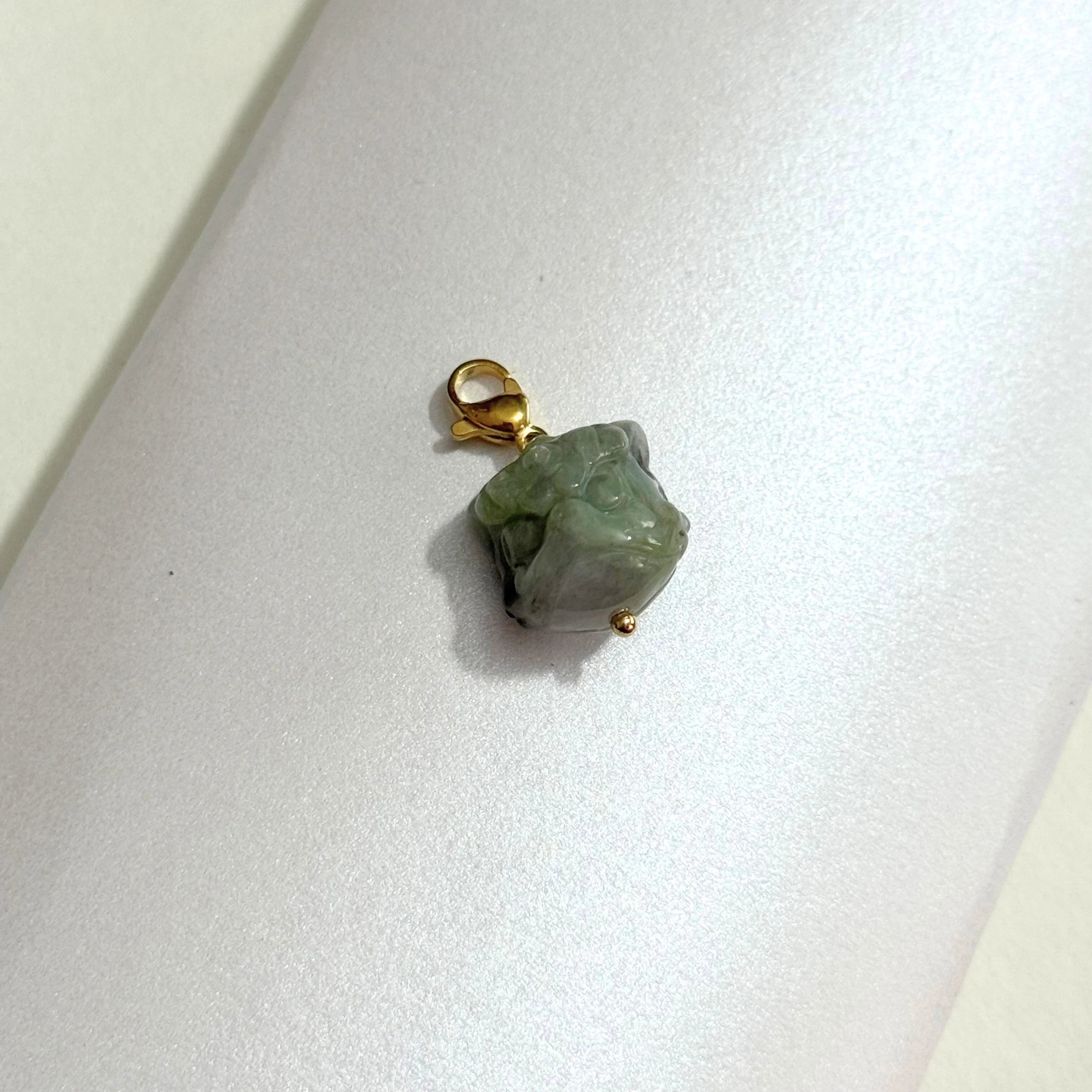 THE ANTECEDENT STORE | P - Burmese Jade Dancing Lion Pendent