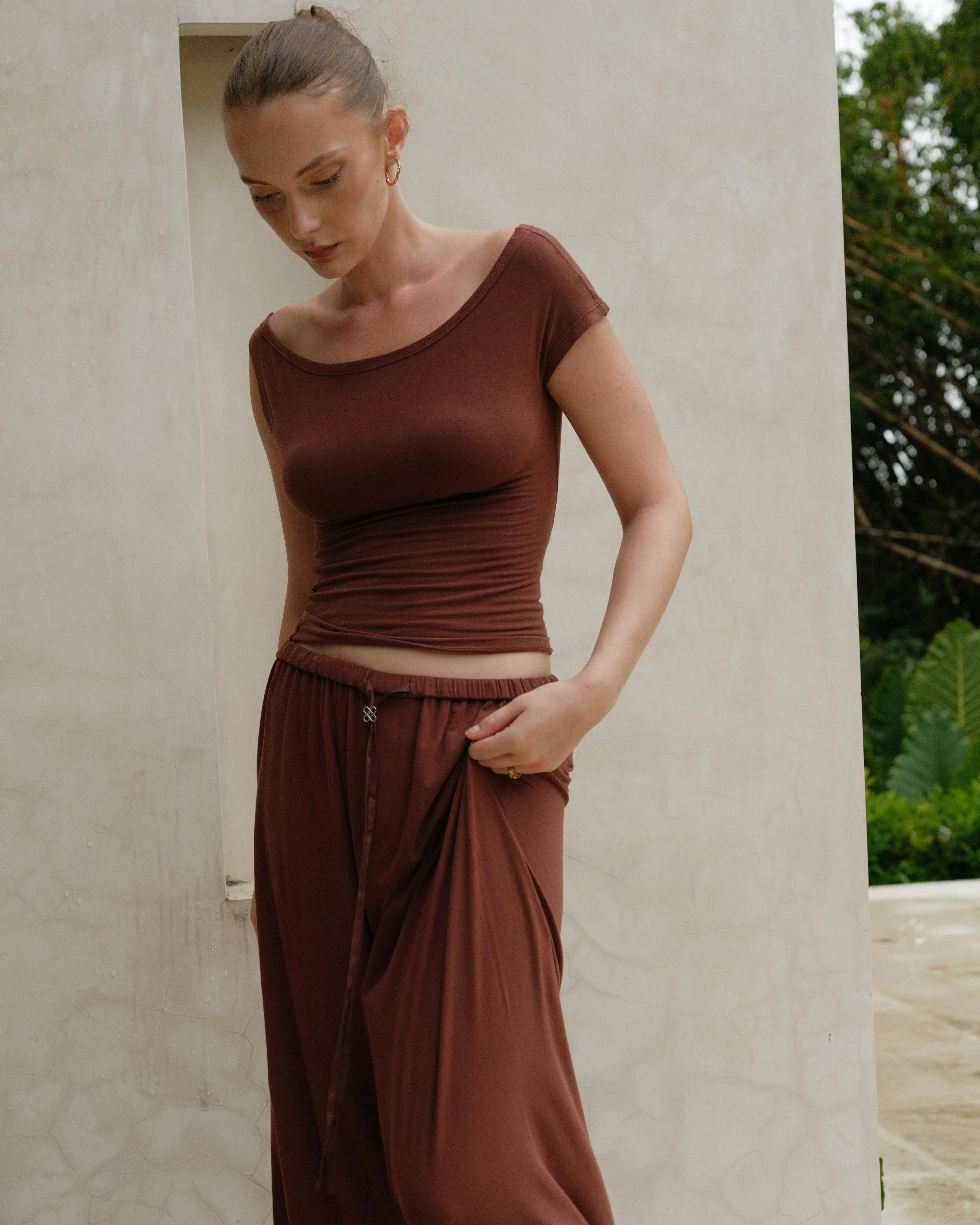 LAYERPLAN | Cotton Stretch Esmรฉ Asymmetric T-Shirt Top