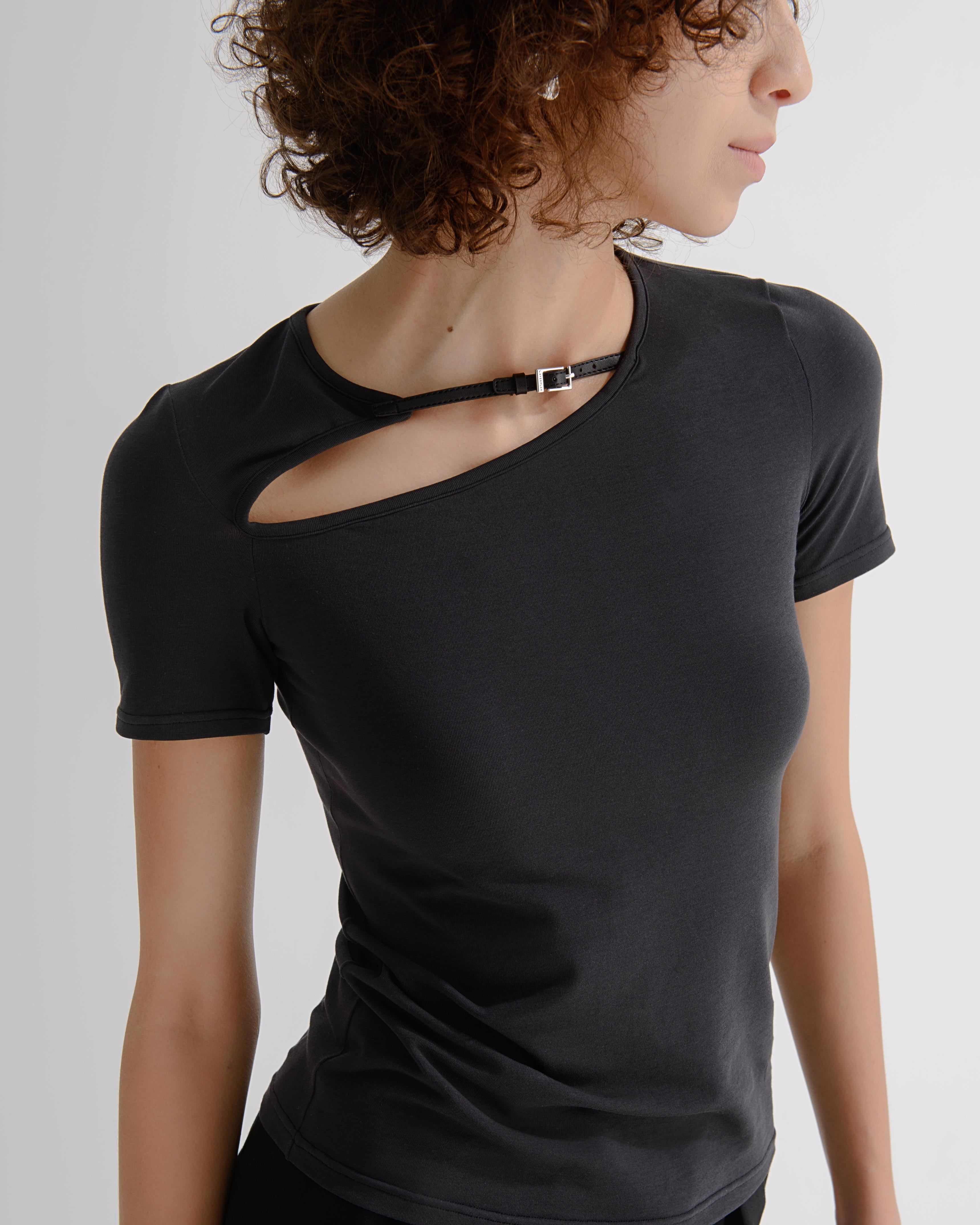 LAYERPLAN | Cotton Stretch Noa Buckle Cotton T-Shirt