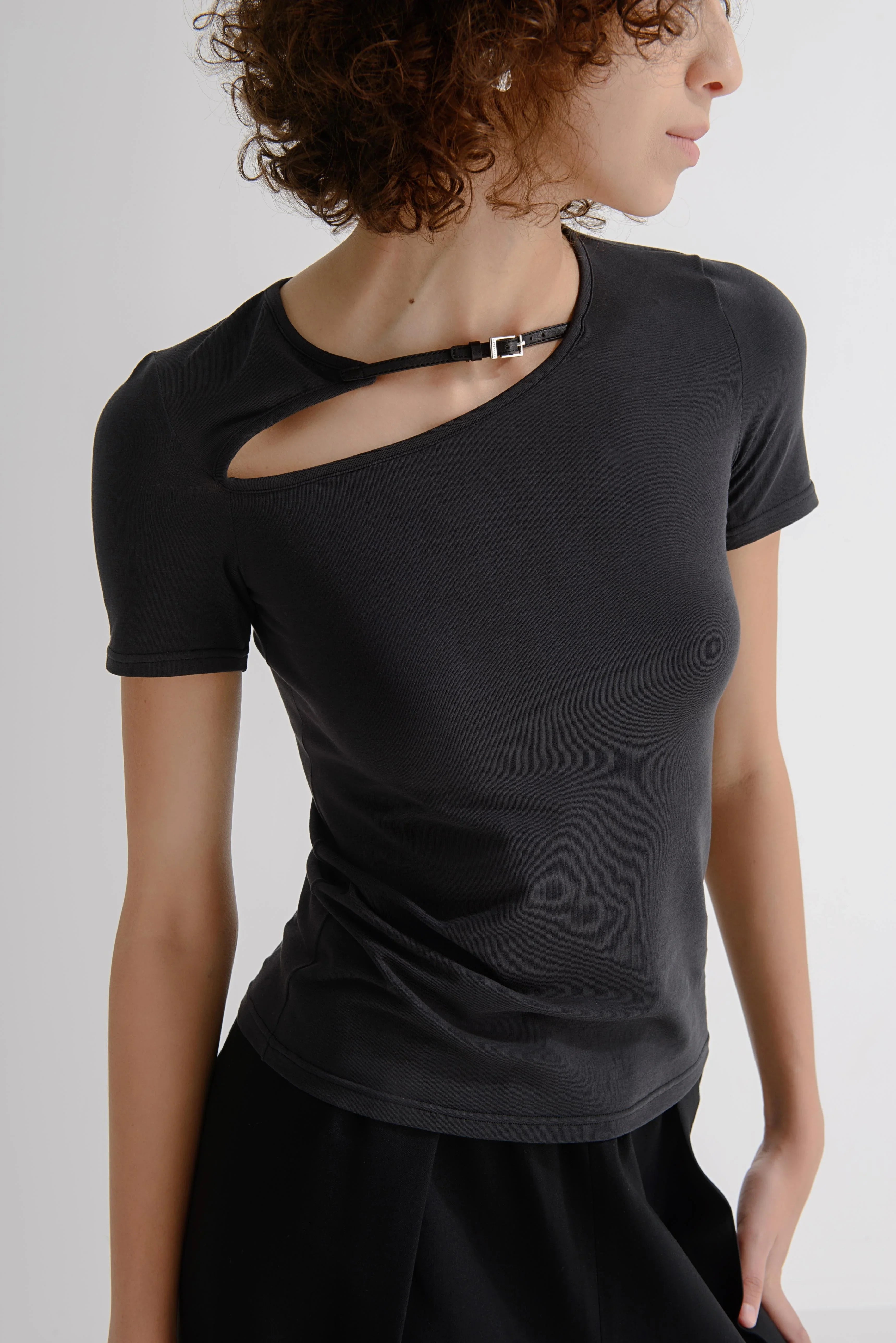 LAYERPLAN | Cotton Stretch Noa Buckle Cotton T-Shirt