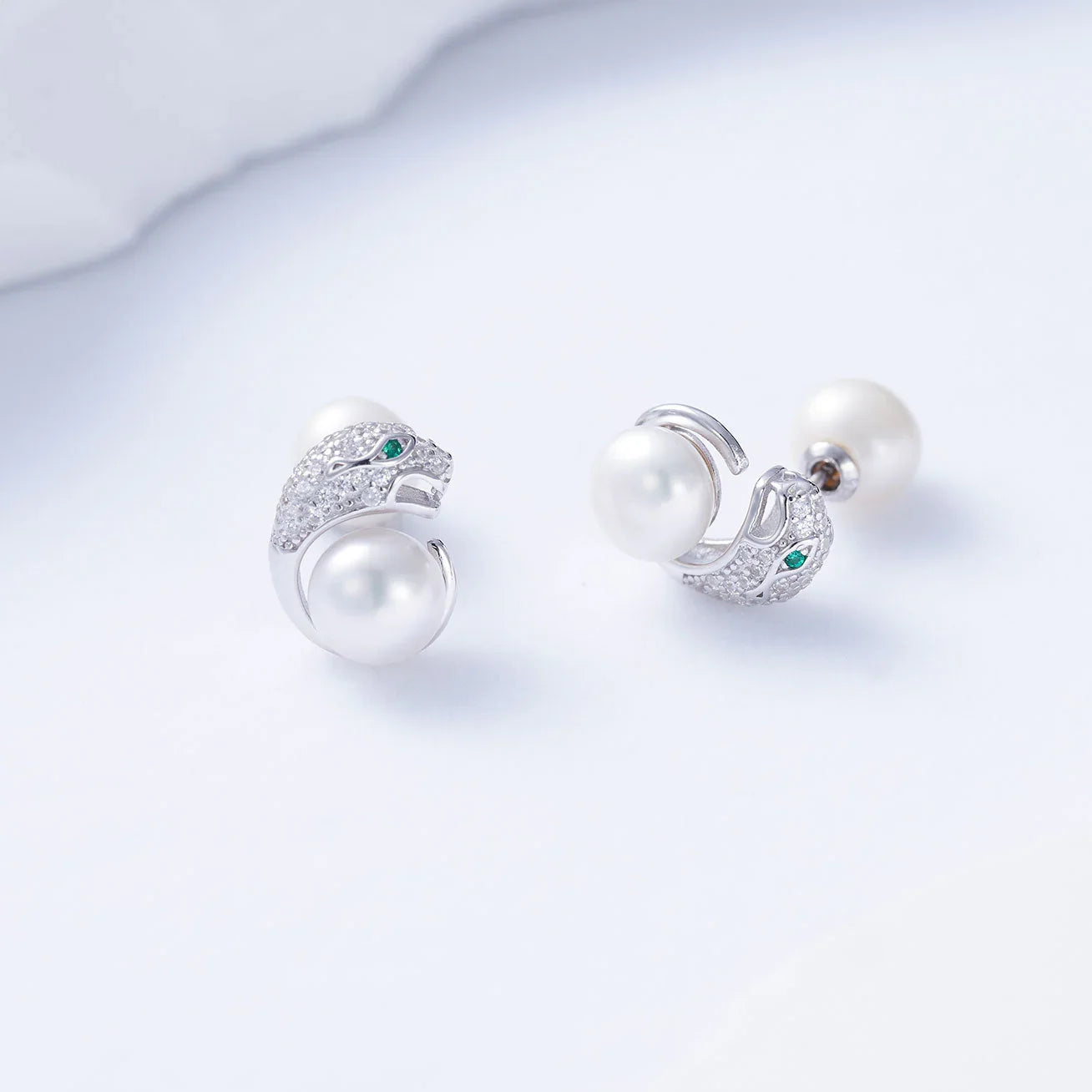 PEARLY LUSTRE | Leopard Freshwater Pearl Earrings WE00084 | SAFARI