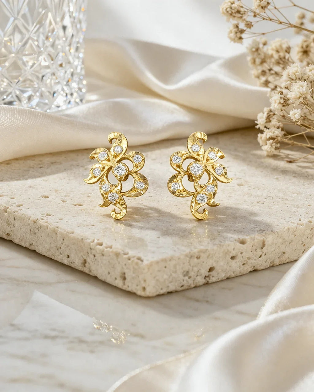 FOUNDATION JEWELLERS | 750 Y/G Peranakan Natural Diamond Ear Stud "Flower" 3.24gm, D16-0.36ct