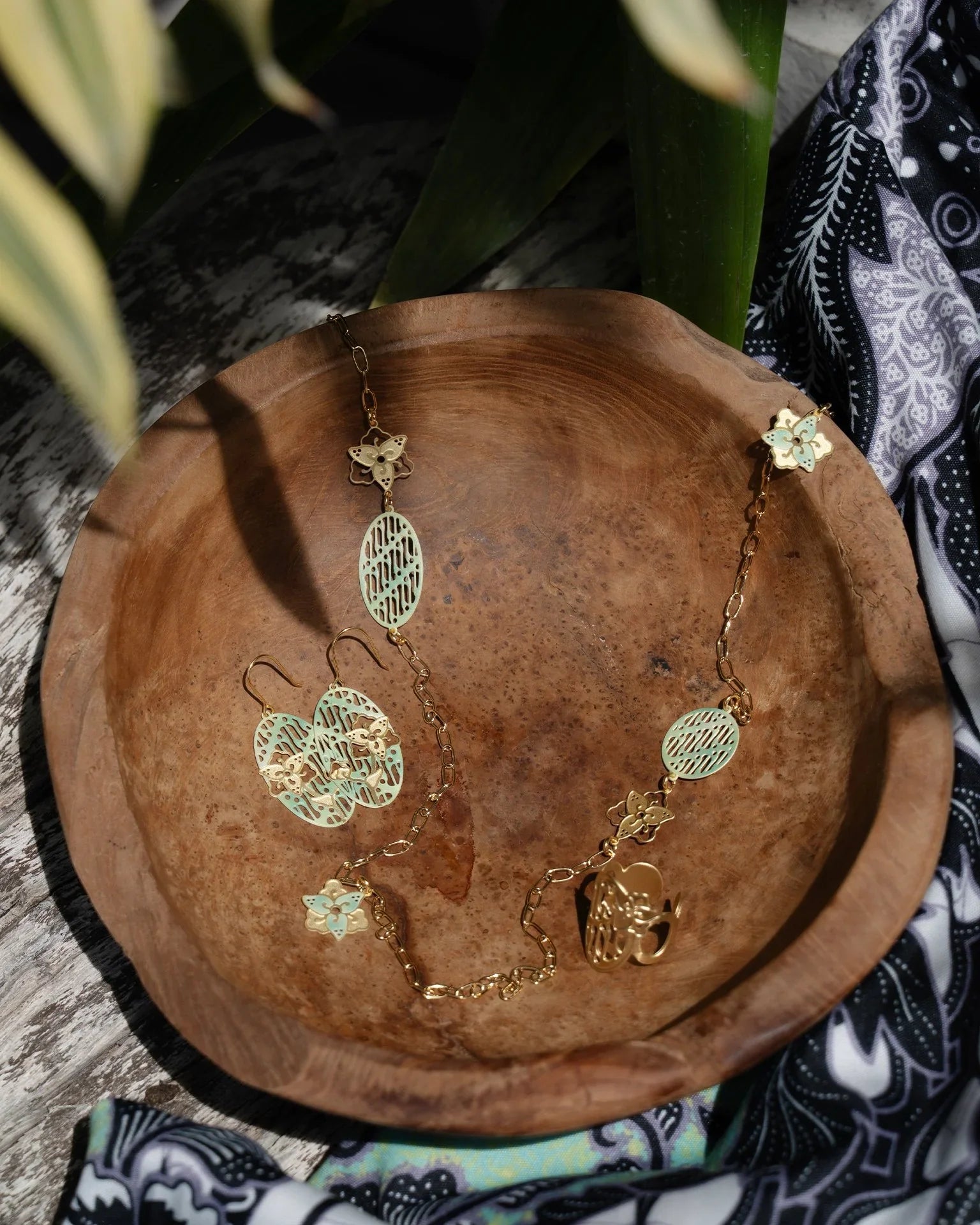 EMBRACE JEWELLERY | Parang Floral Necklace