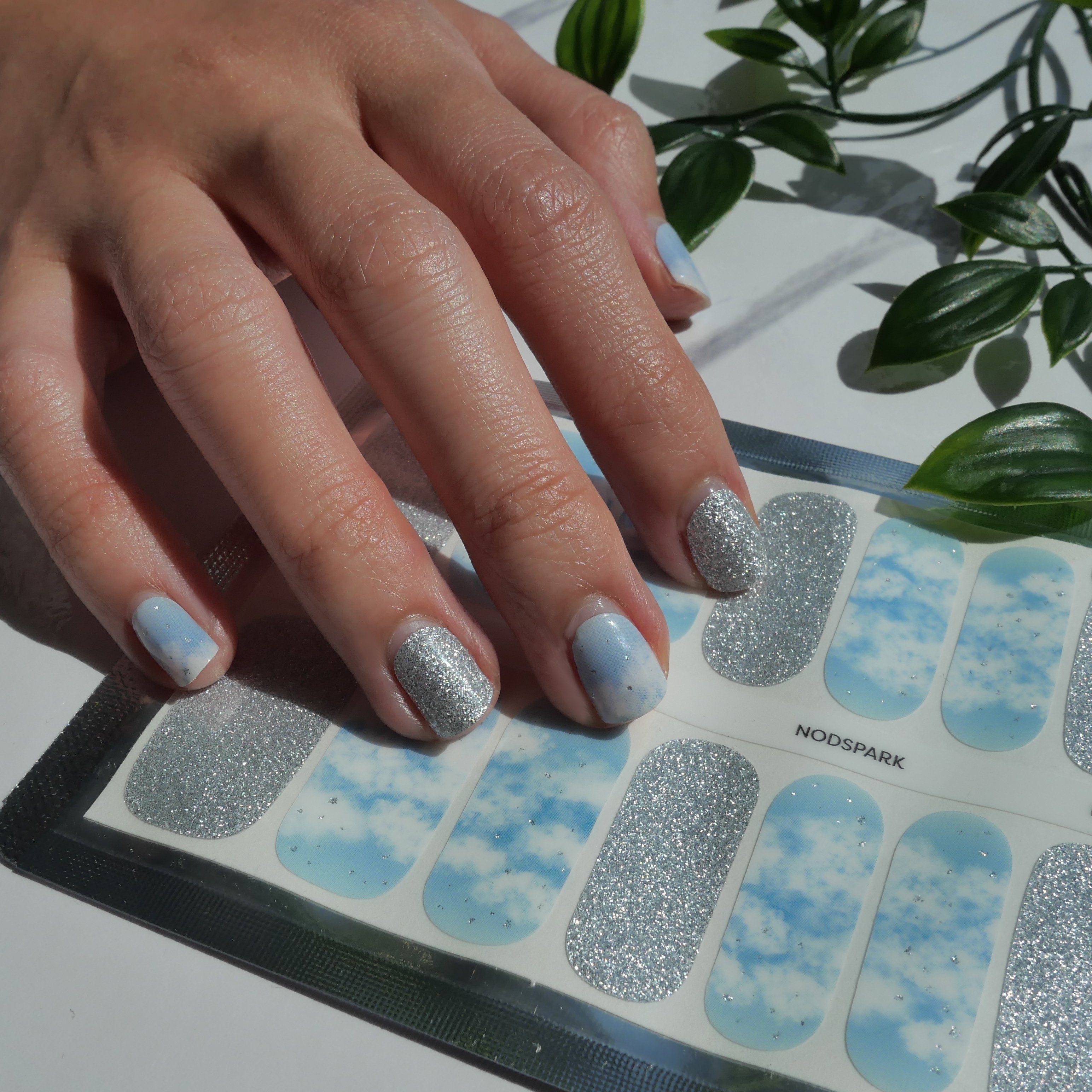 NODSPARK | Sweet Dreams Nail Wrap Manicure