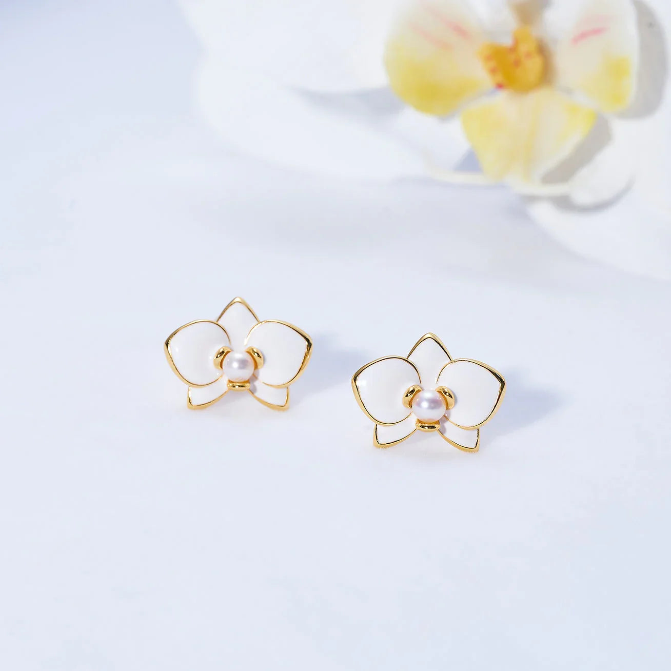 PEARLY LUSTRE | Top Grade Freshwater Pearl Earrings WE00788 | ORCHID
