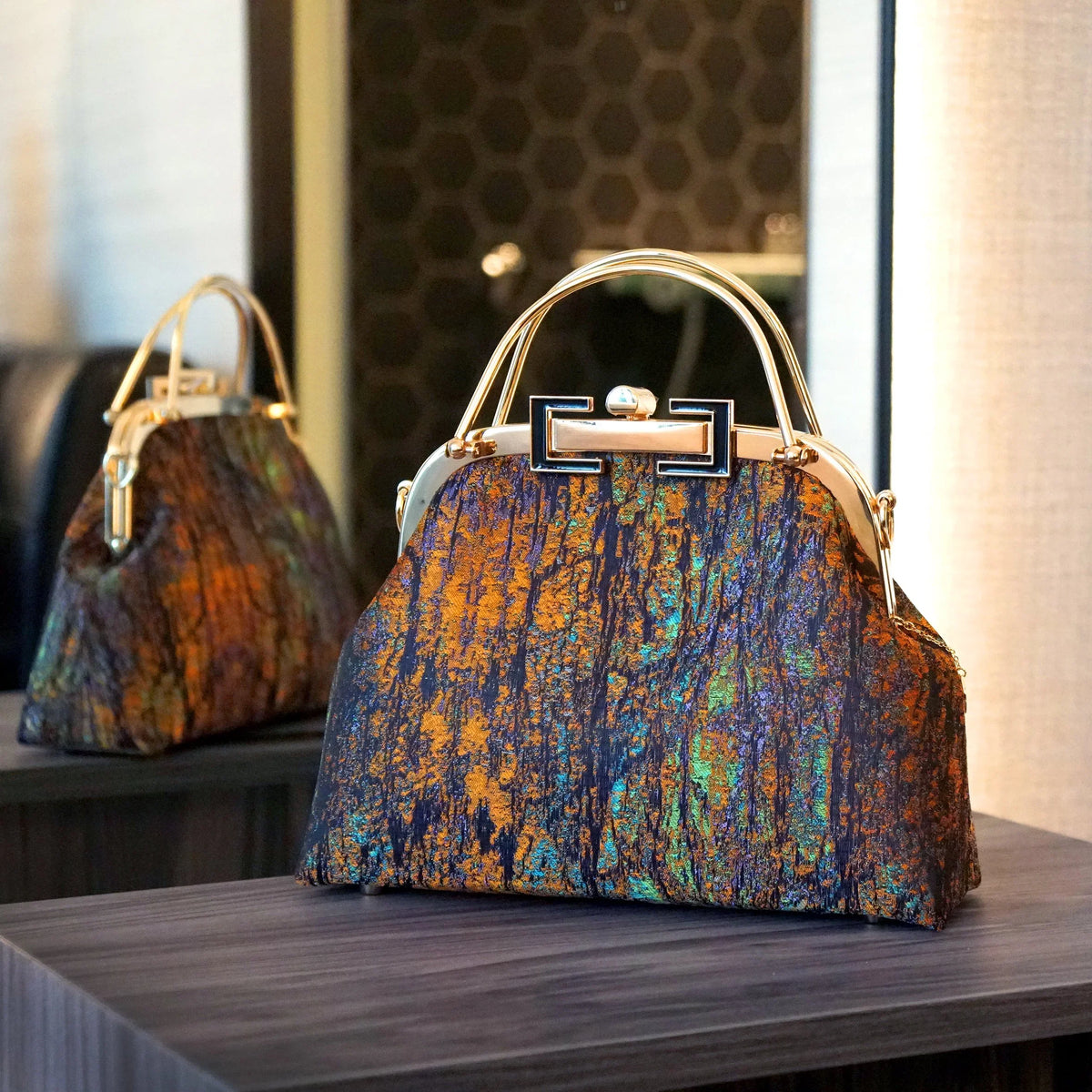 COCOONESE | Clasp Crossbody Bag - Maple