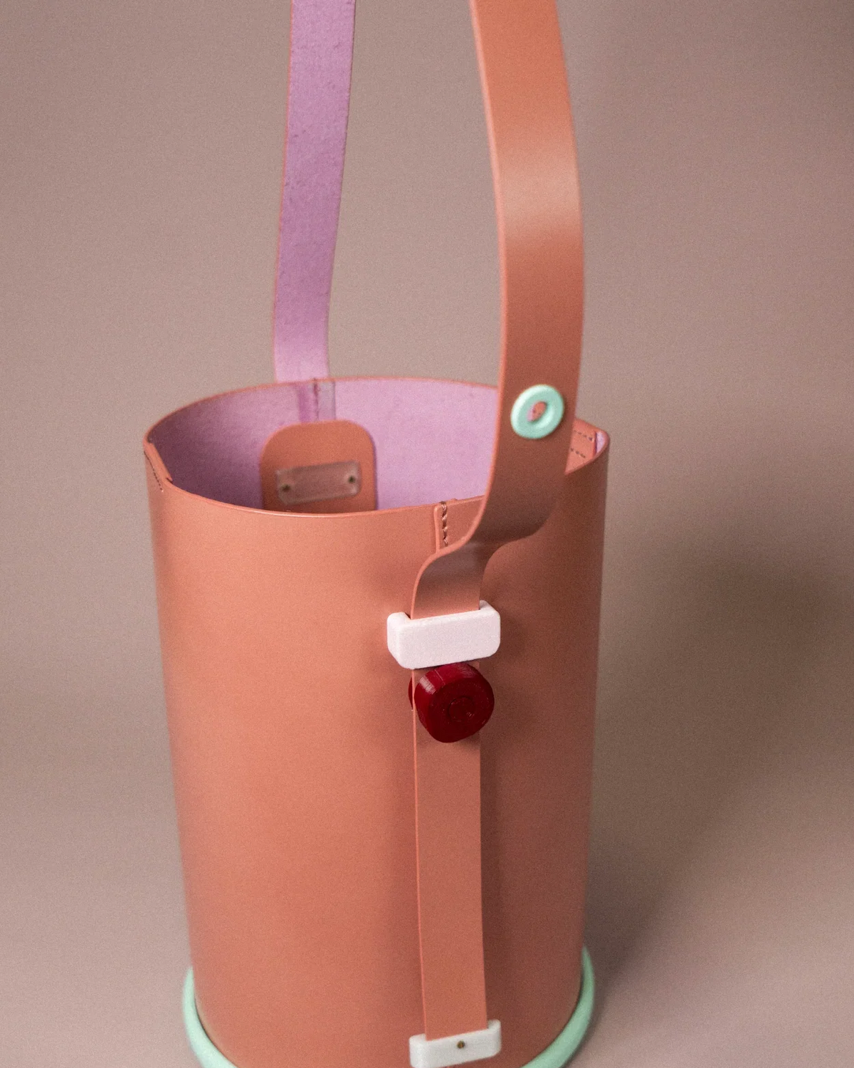 TOW TOW | Pail Series 03