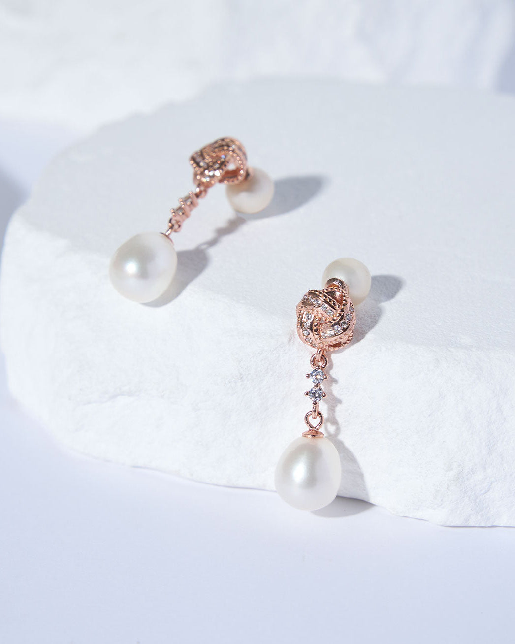 PEARLY LUSTRE | Asian Civilisations Museum Elegant Freshwater Pearl Earrings WE00878 | ACM Collection