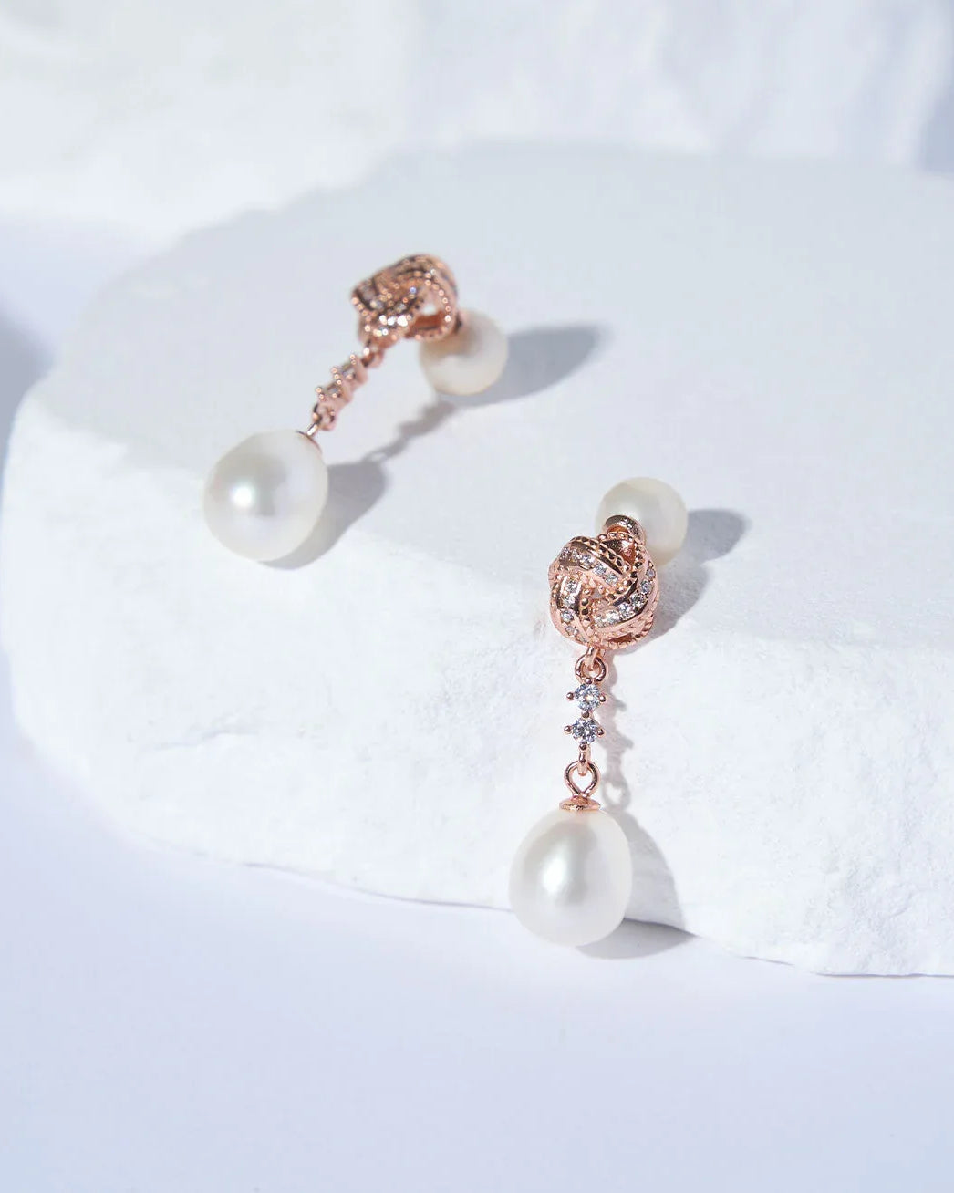 PEARLY LUSTRE | Asian Civilisations Museum Elegant Freshwater Pearl Earrings WE00878 | ACM Collection