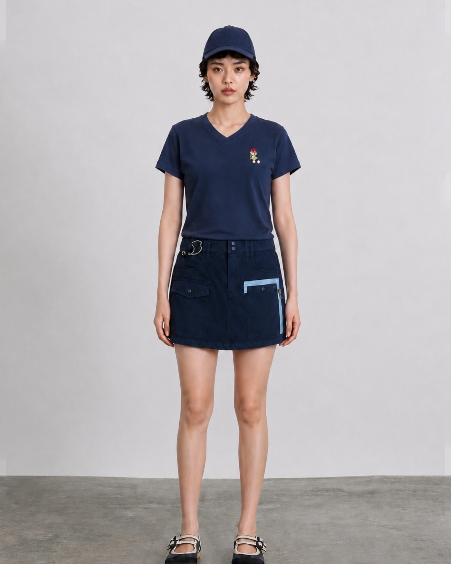 SPARROW GREEN | VIN V-Neck Tee