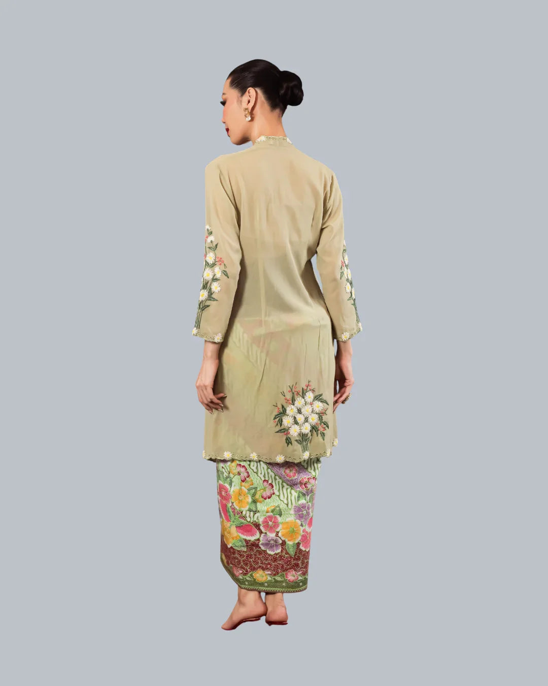 ROEMAH KEBAYA VIELGA | Melati Kipas Sulam Tangan Long Kebaya