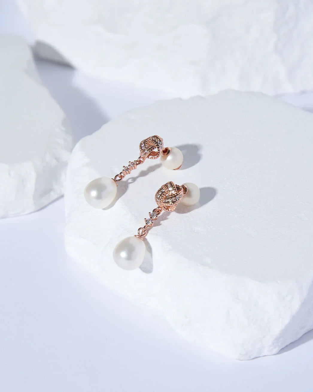 PEARLY LUSTRE | Asian Civilisations Museum Elegant Freshwater Pearl Earrings WE00878 | ACM Collection