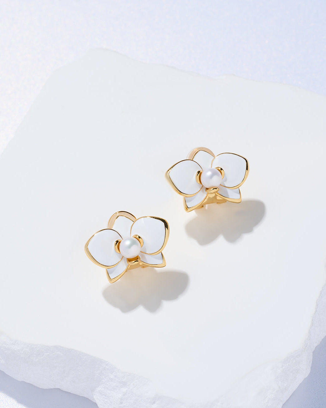 PEARLY LUSTRE | Clip-On Top Grade Freshwater Pearl Earrings WE00832 | ORCHID