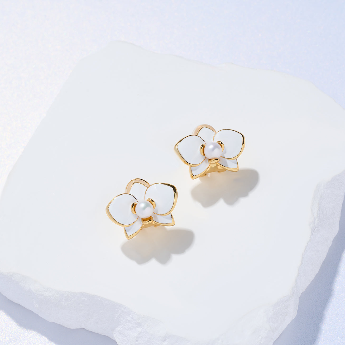 PEARLY LUSTRE | Clip-On Top Grade Freshwater Pearl Earrings WE00832 | ORCHID