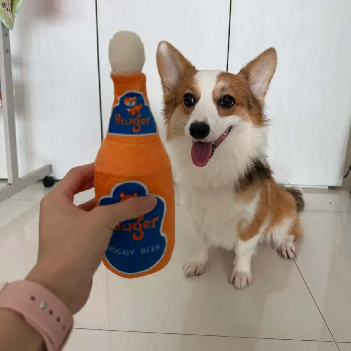 NOM | Waggle Pawger Beer Squeakie Chew Toy