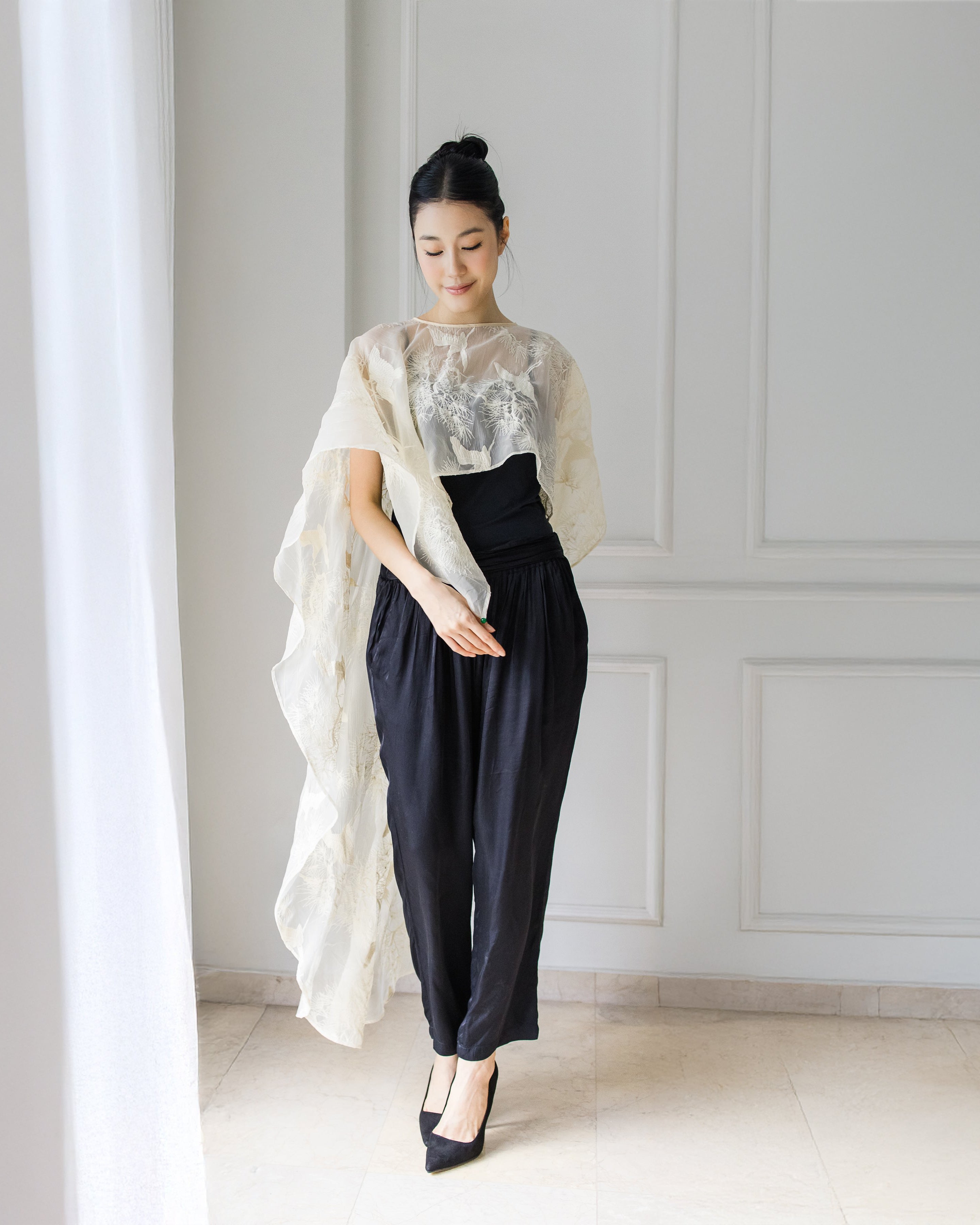 PAOPAO | 鹤 HÈ Sheer Cape