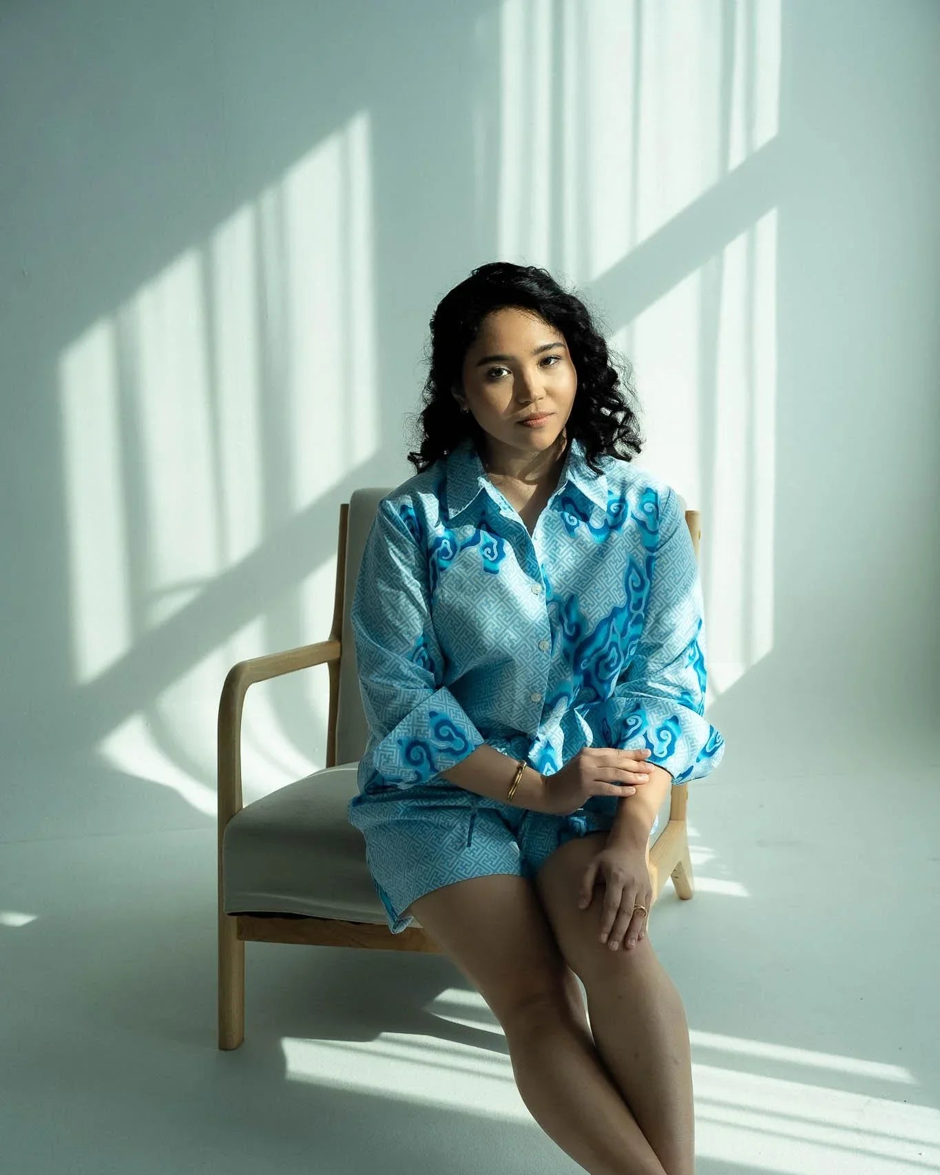 STUDIO GYPSIED | Batik Studio Shirt In Tumbuh Porcelain