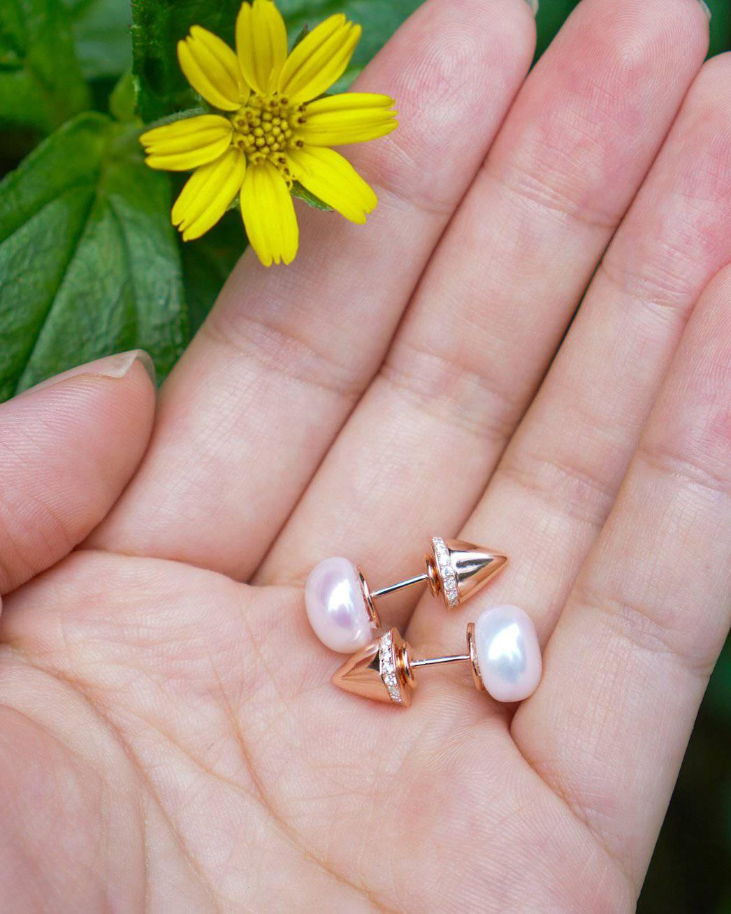 PEARLY LUSTRE | Asian Civilisations Museum Freshwater Pearl Earrings WE00052 | ACM Collection