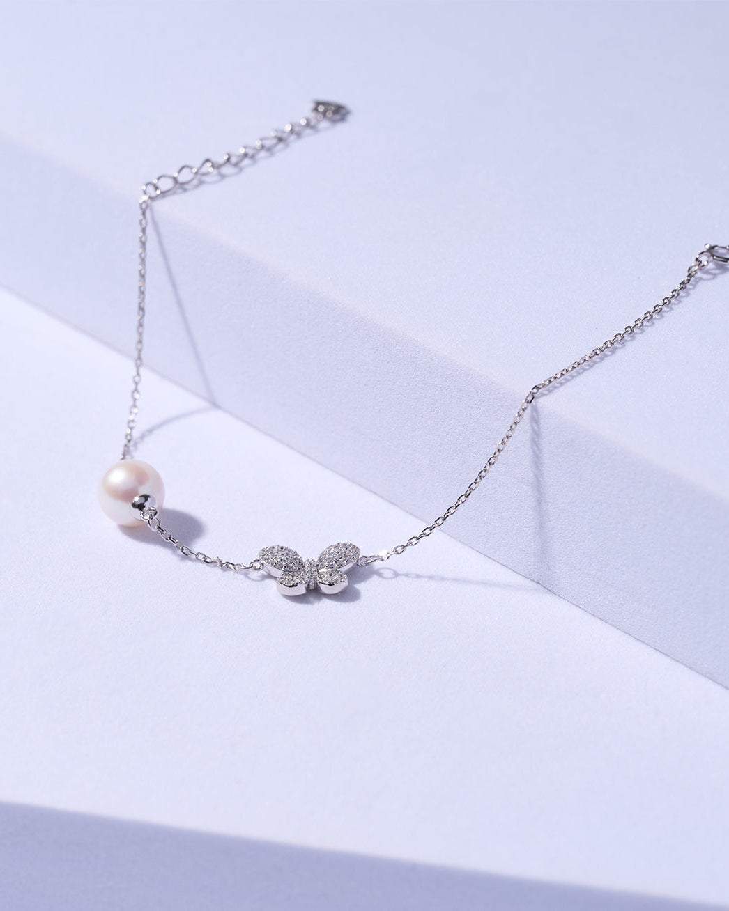 PEARLY LUSTRE | Elegant Freshwater Pearl Bracelet WB00007 | GARDENS