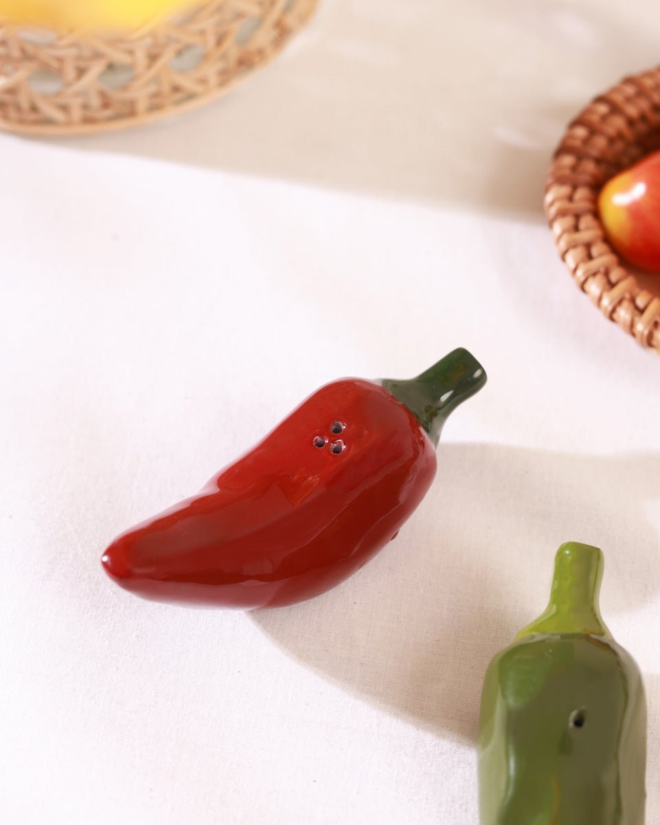 TABLE MANNERS | Pepper Pop Salt & Pepper Shaker Set of 2