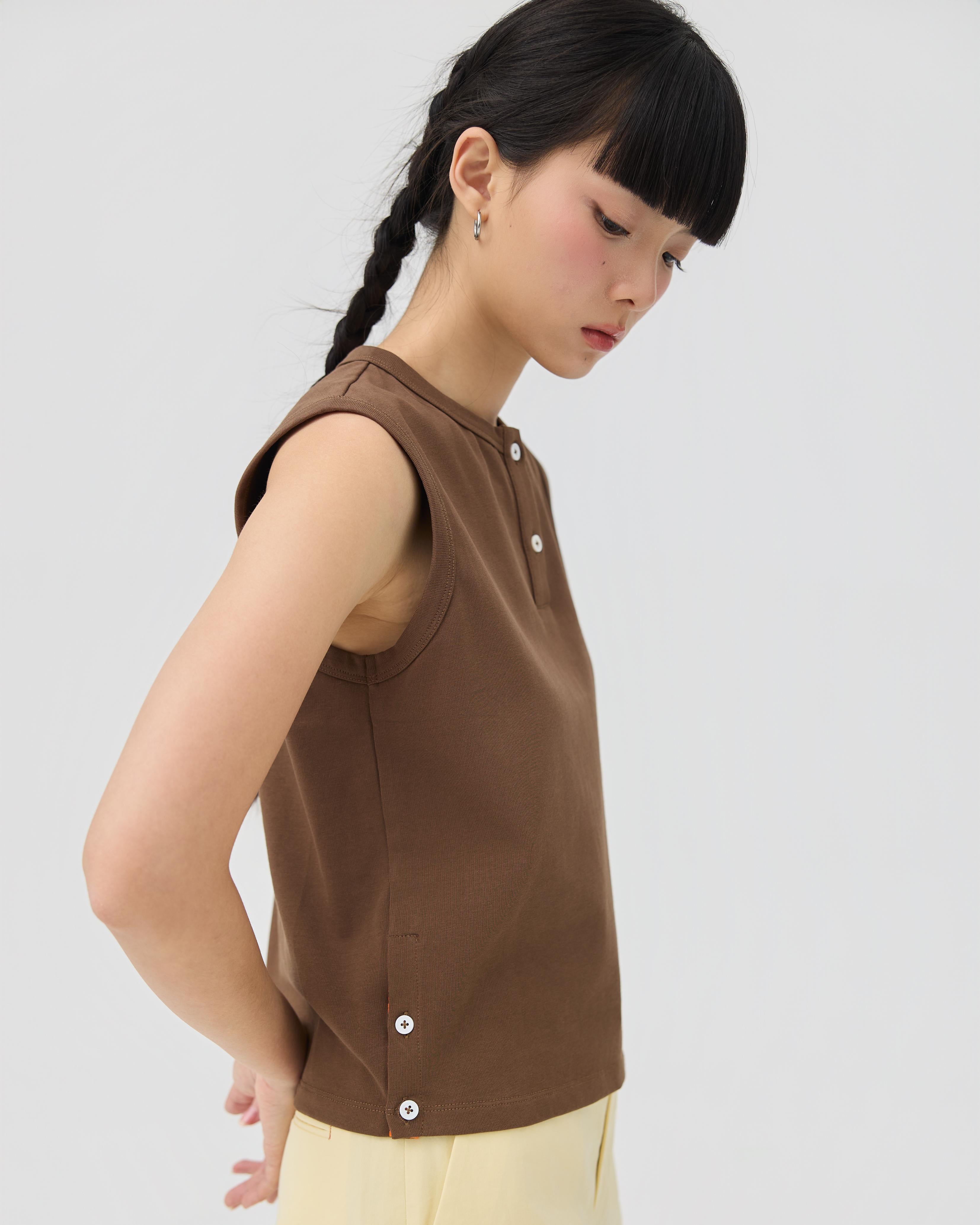 3EIGHTH | Musubi Henley Tank In Chocolate