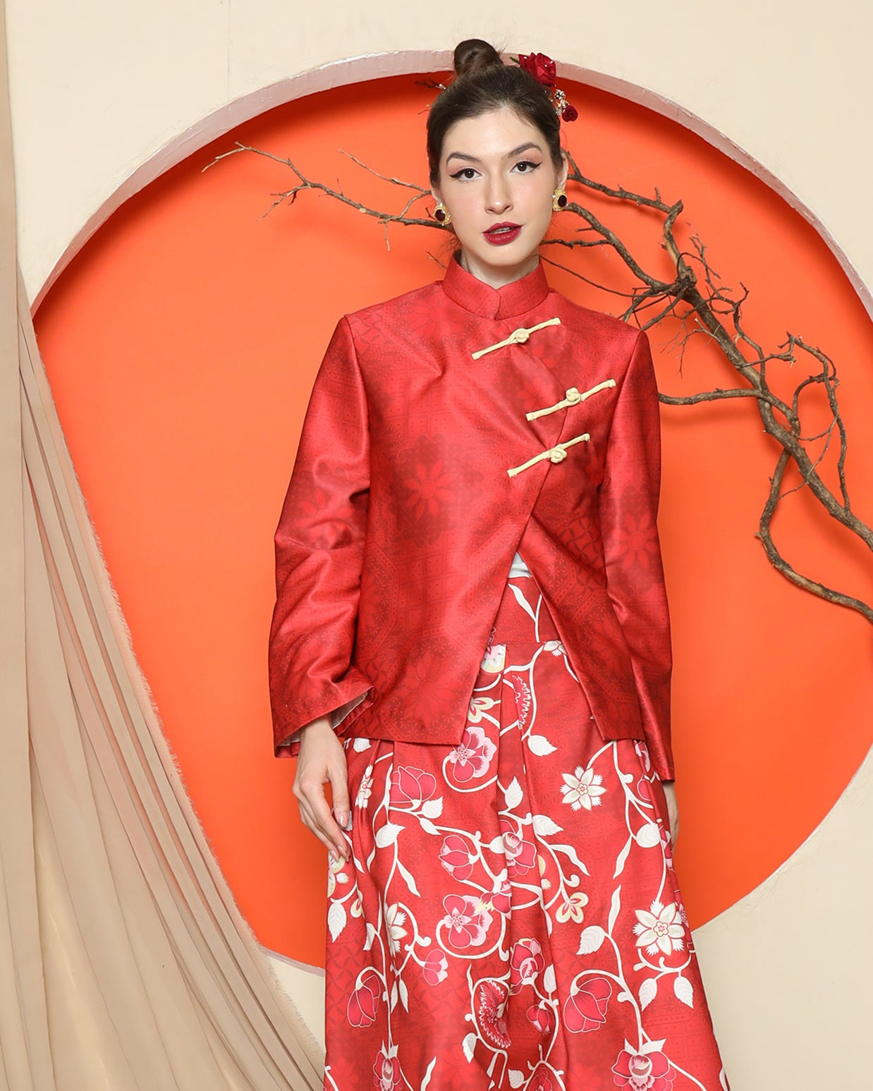 KANZI COLLECTION | Red Floral Jacquard Jacket With Skirt Set