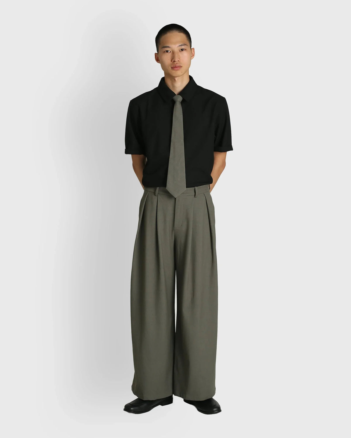 RYMH STUDIO | Wide-Leg Pleated Trousers 003