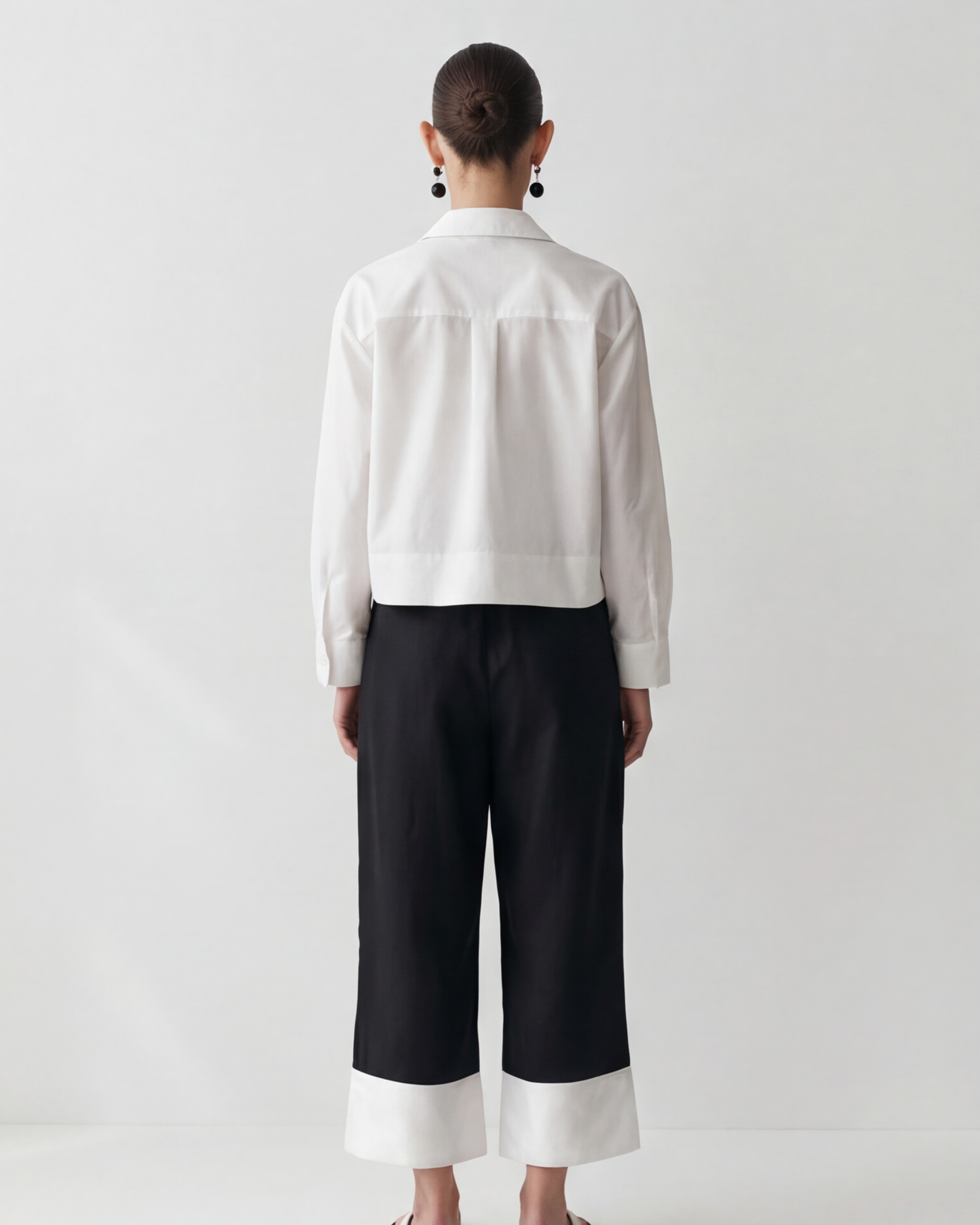 LAYERPLAN | Zerin Cropped Linen Shirt